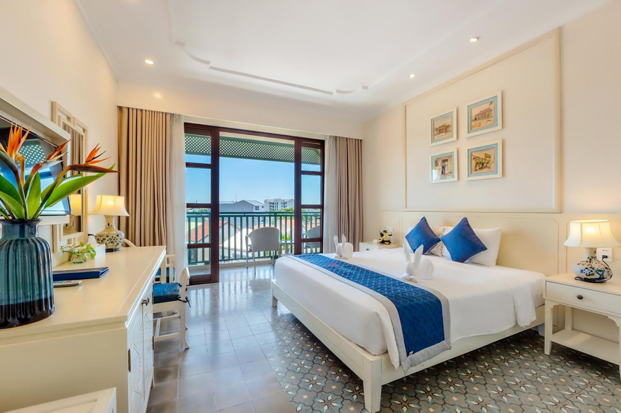 Deluxe Room City or Pool View