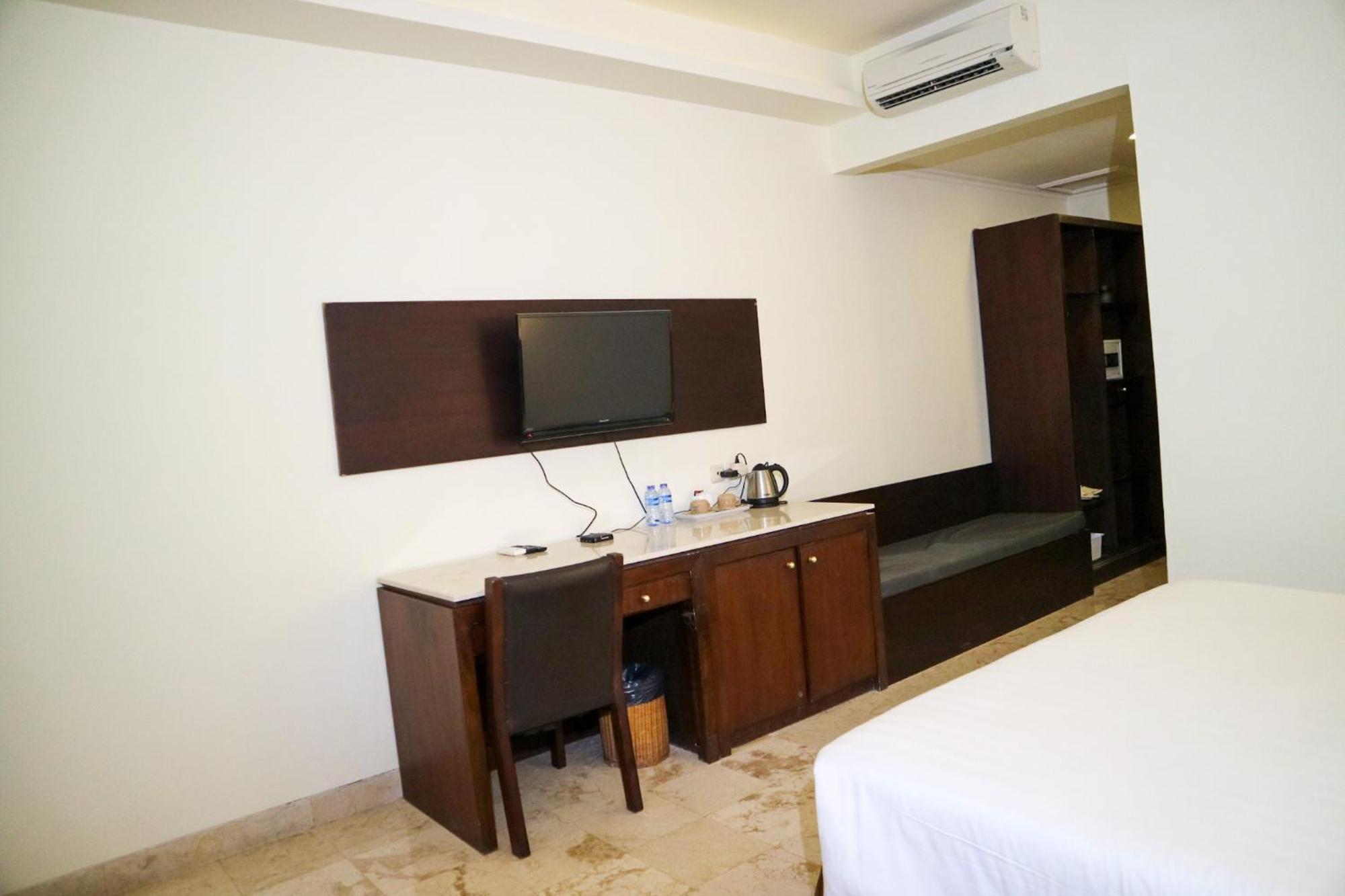 Double or Twin Room Pool Access
