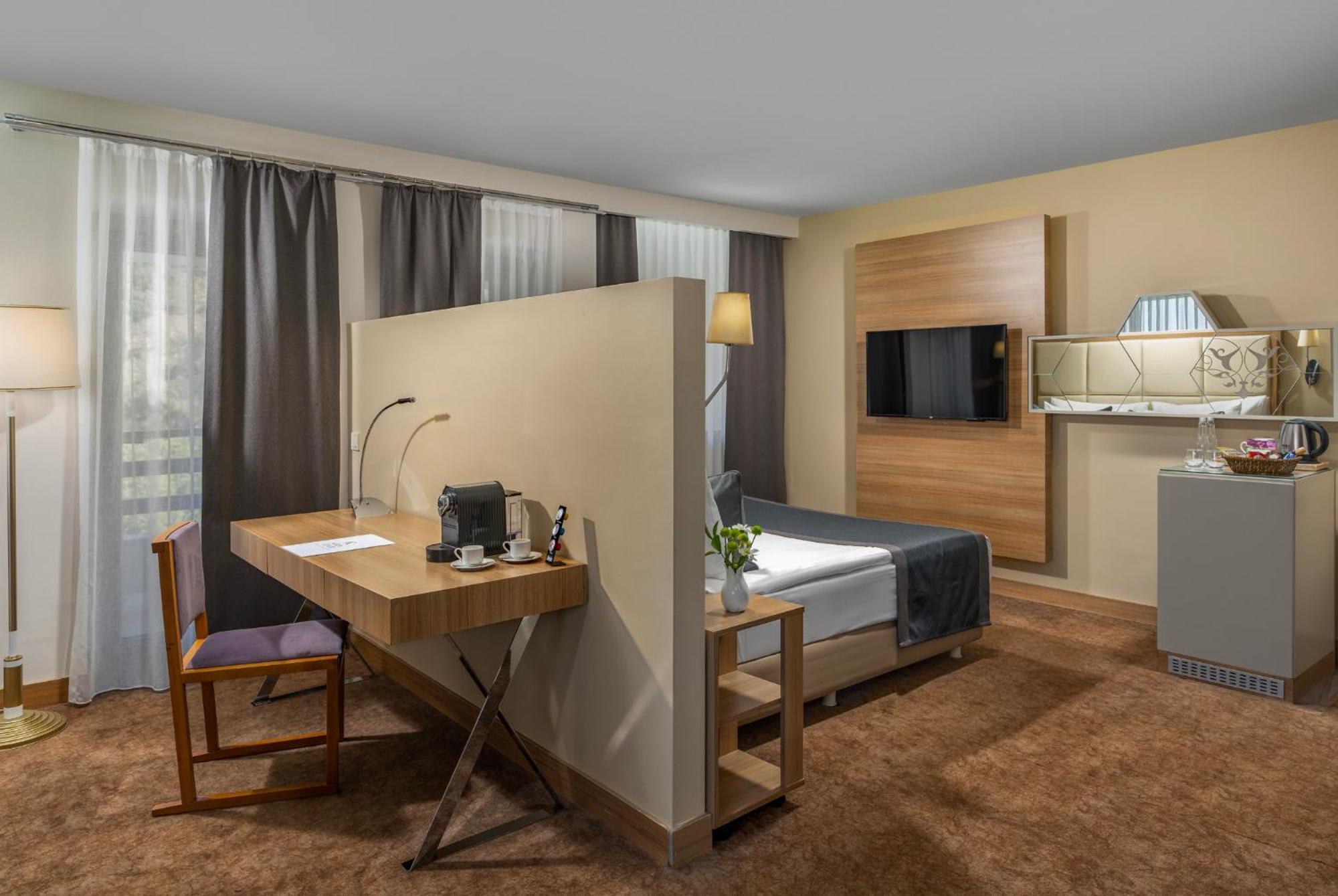 Junior Suite,1556955769:JPEG