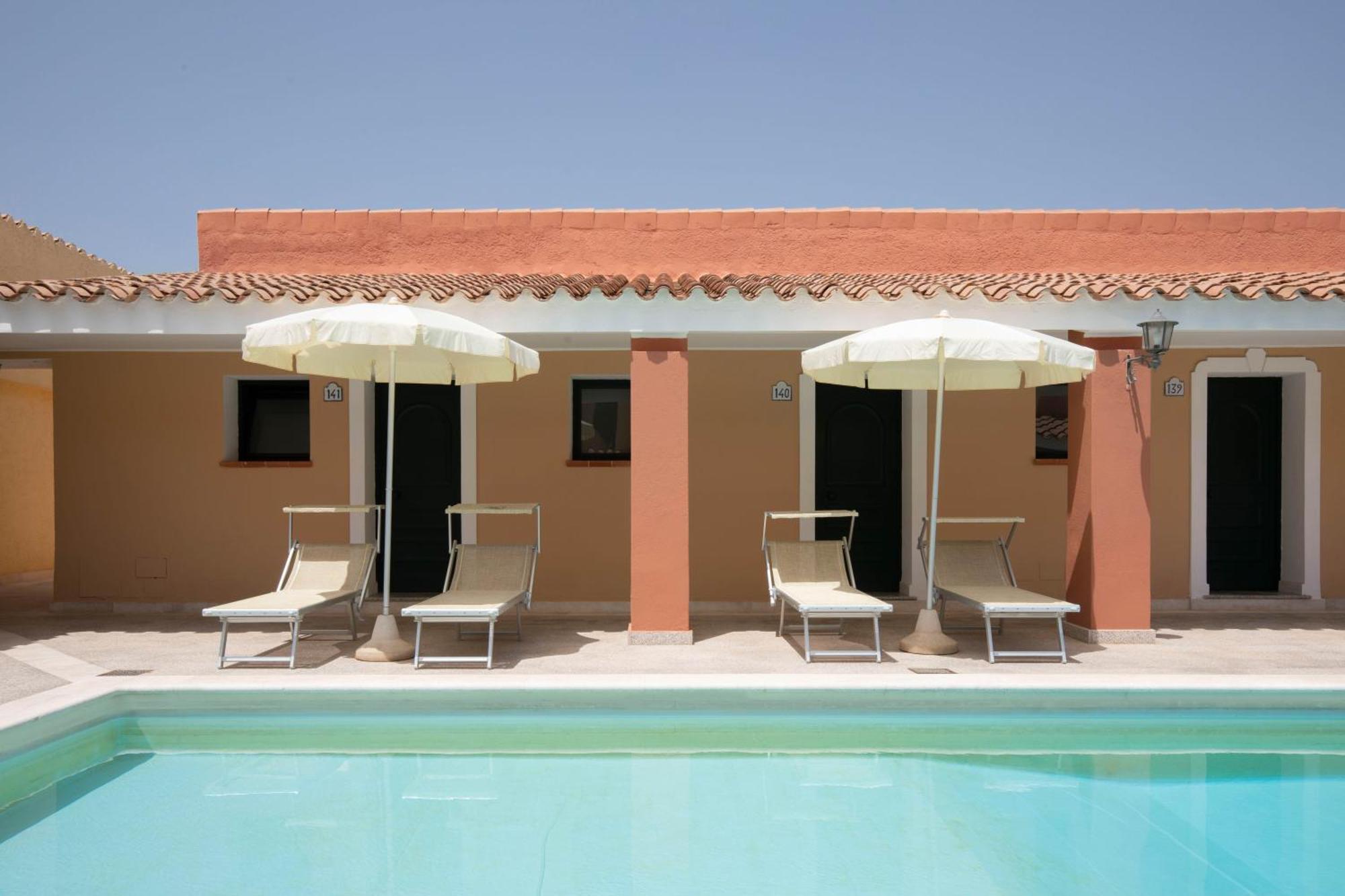 Queen Room Pool View