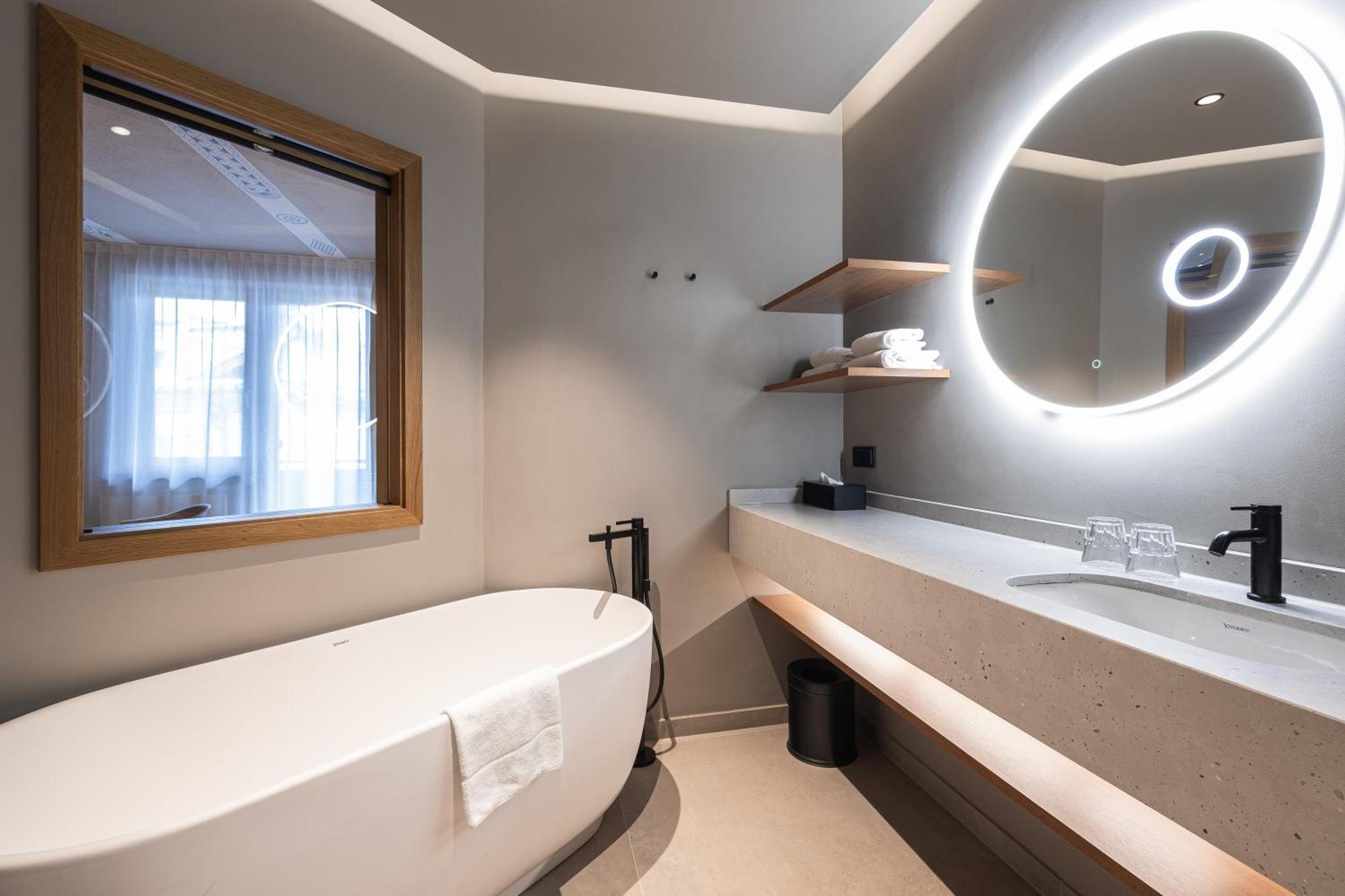 Deluxe Junior Suite,1578372254:JPEG