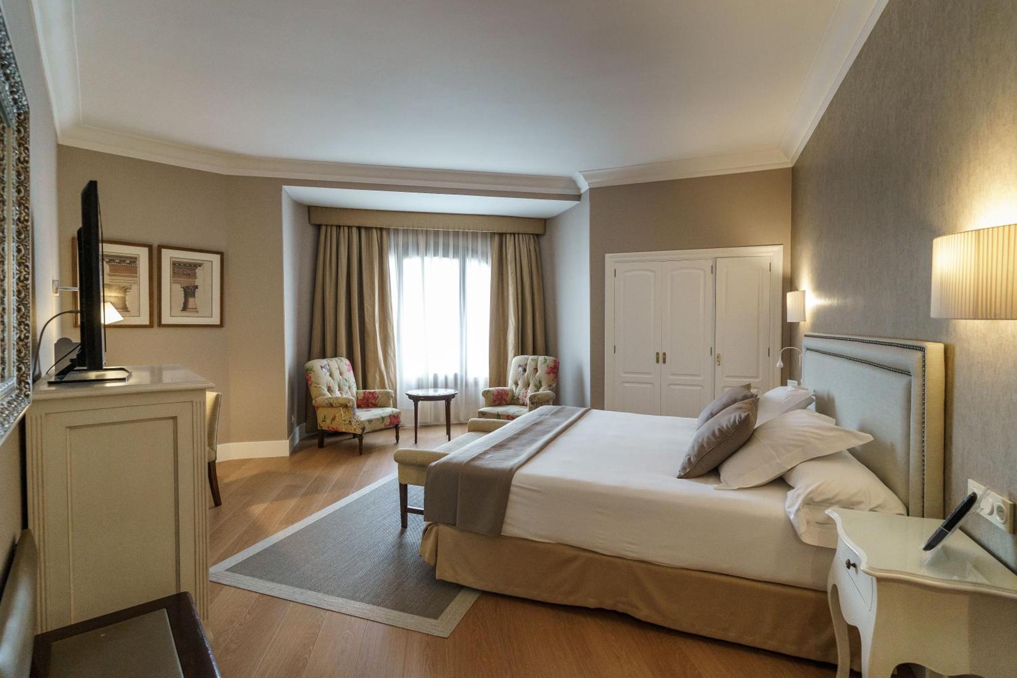 Double or Twin Room,345280249:JPEG