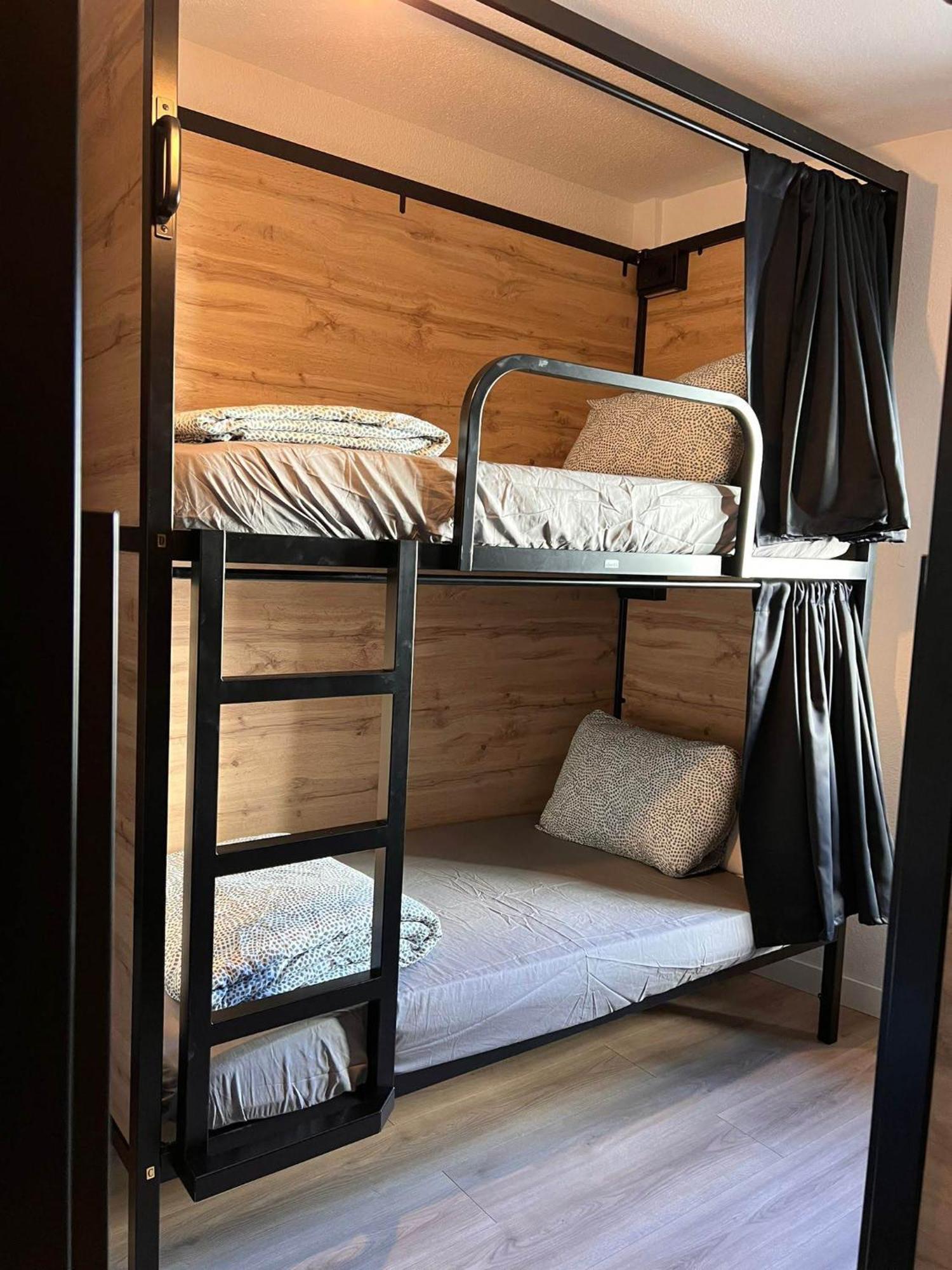 Bed 6-Bed Mixed Dormitory Room