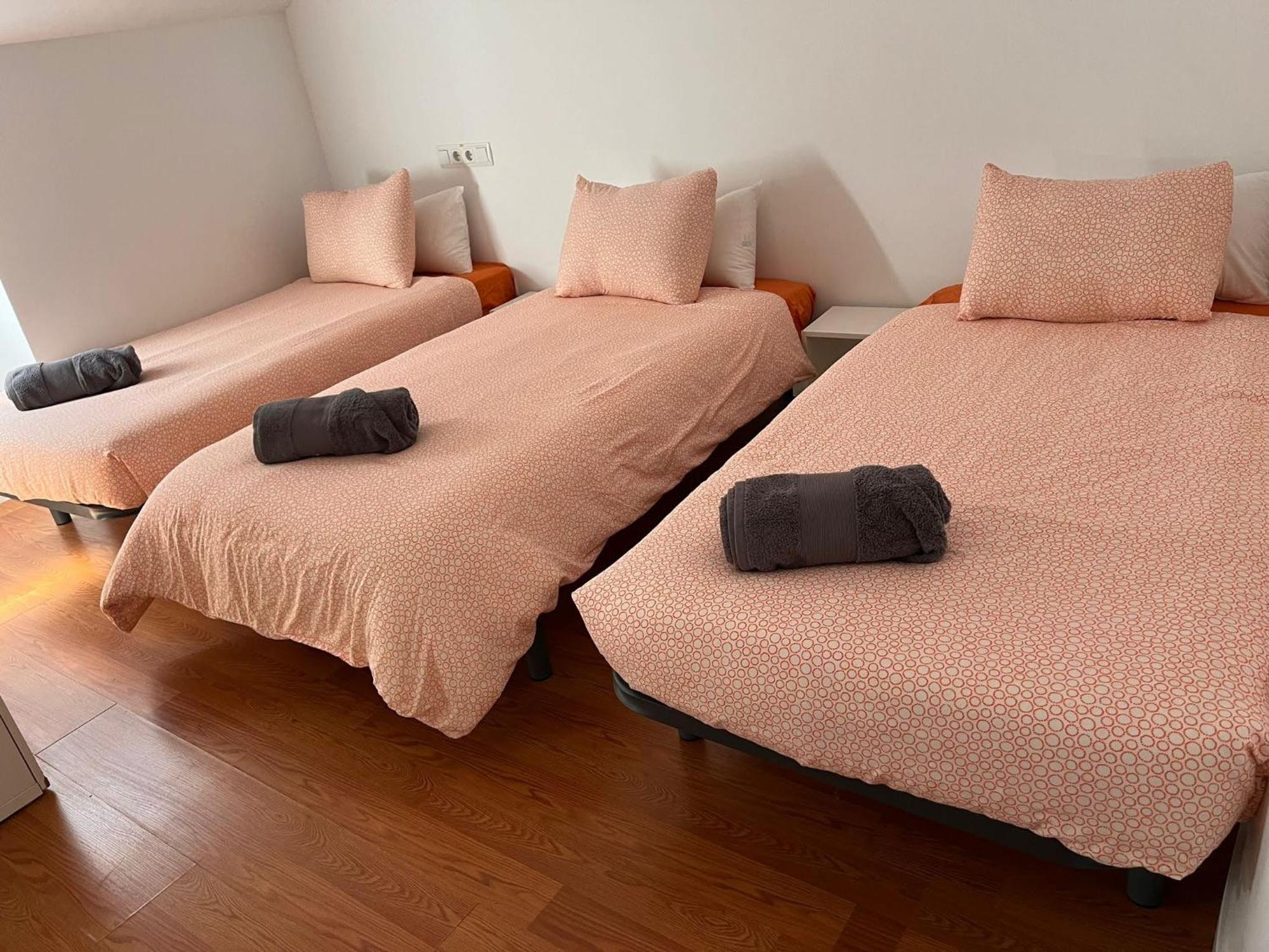 Bed 3-Bed Mixed Dormitory Room