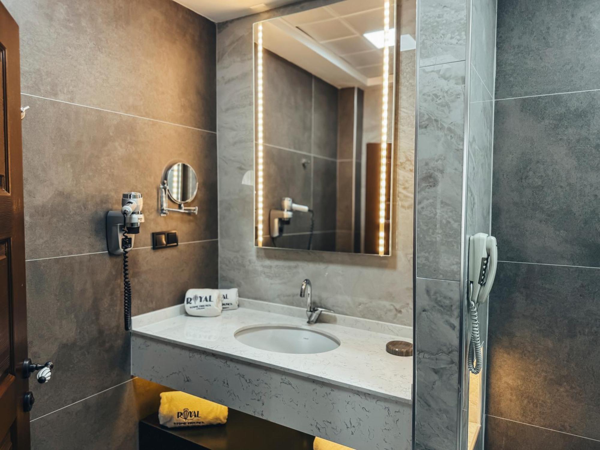 Standard Twin Stone Room
