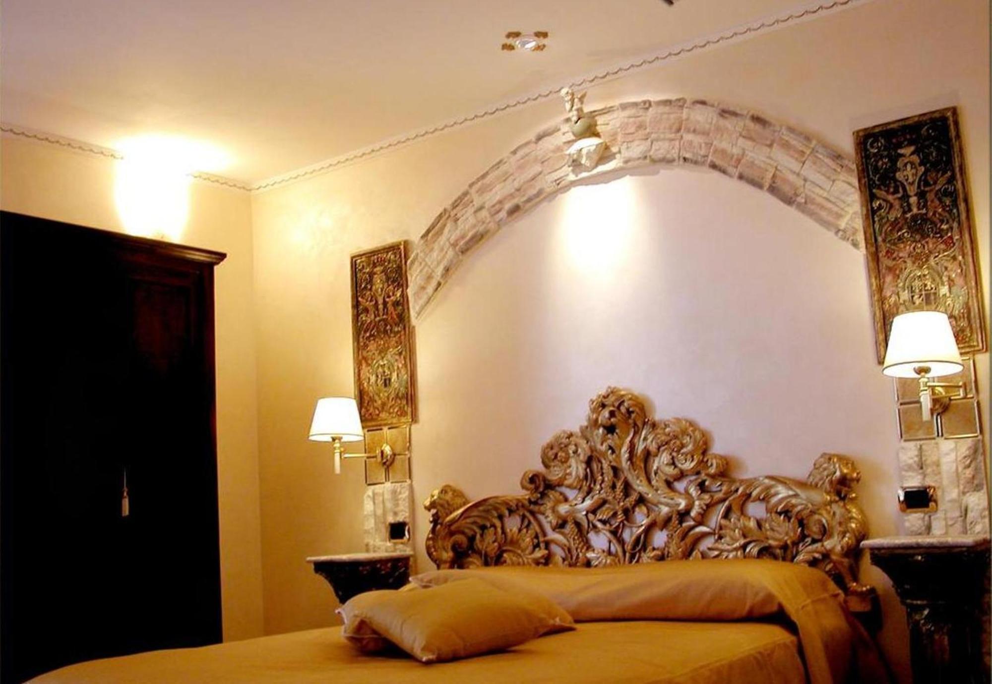 Double Room Private External Bathroom