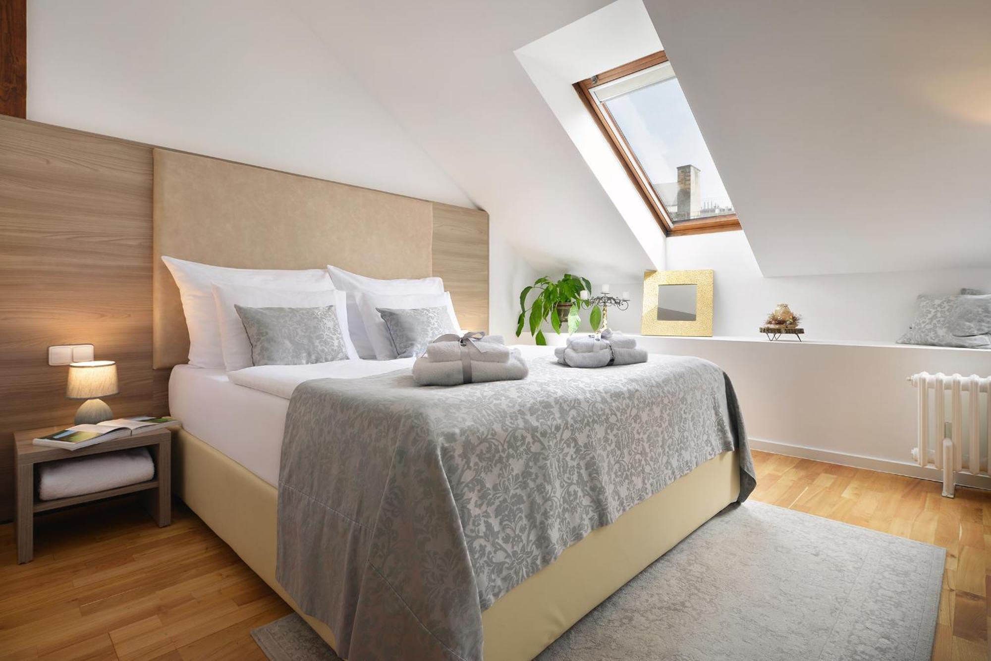 Comfort Triple Room