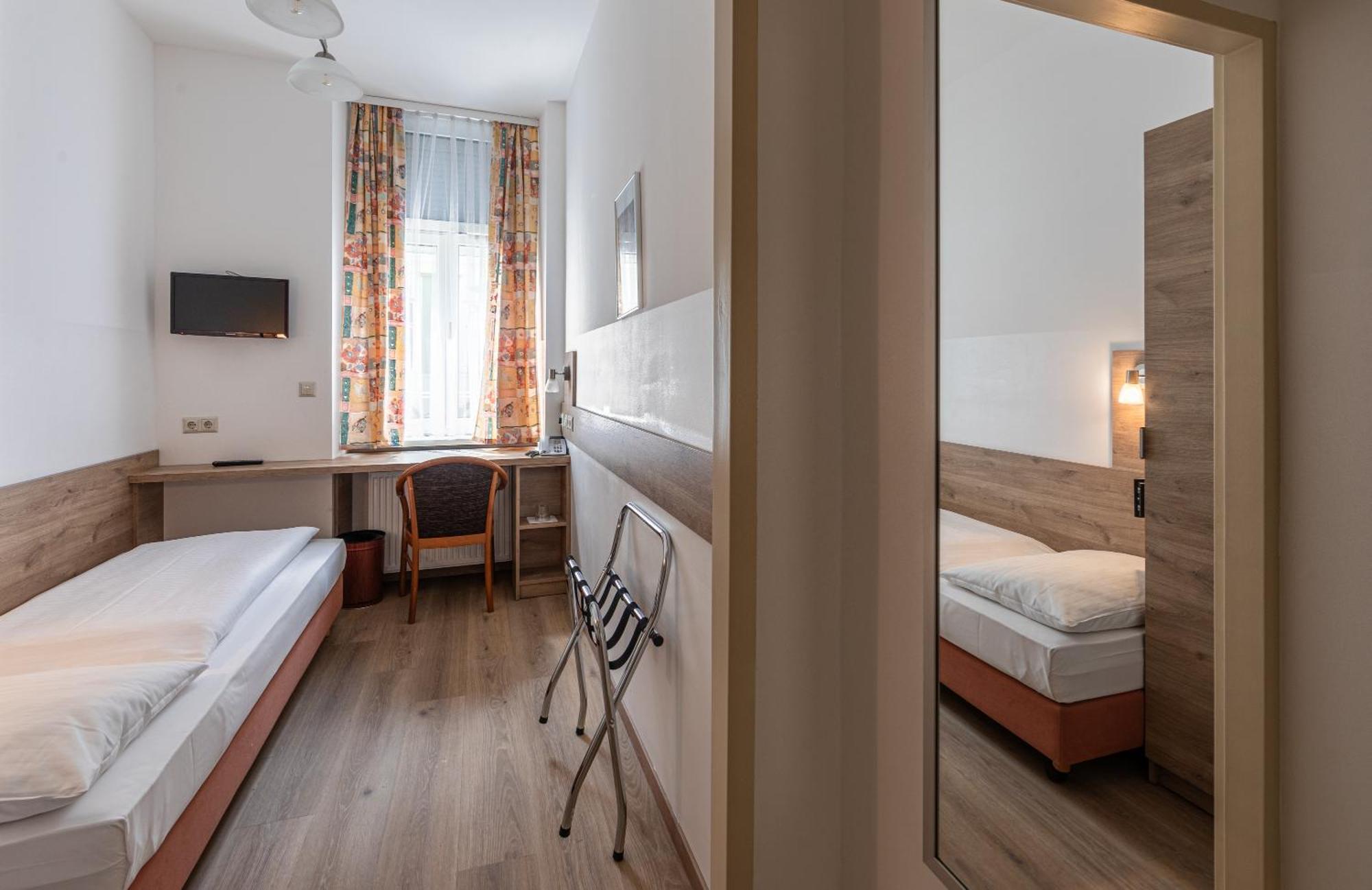 Single Room,1586830255:JPEG