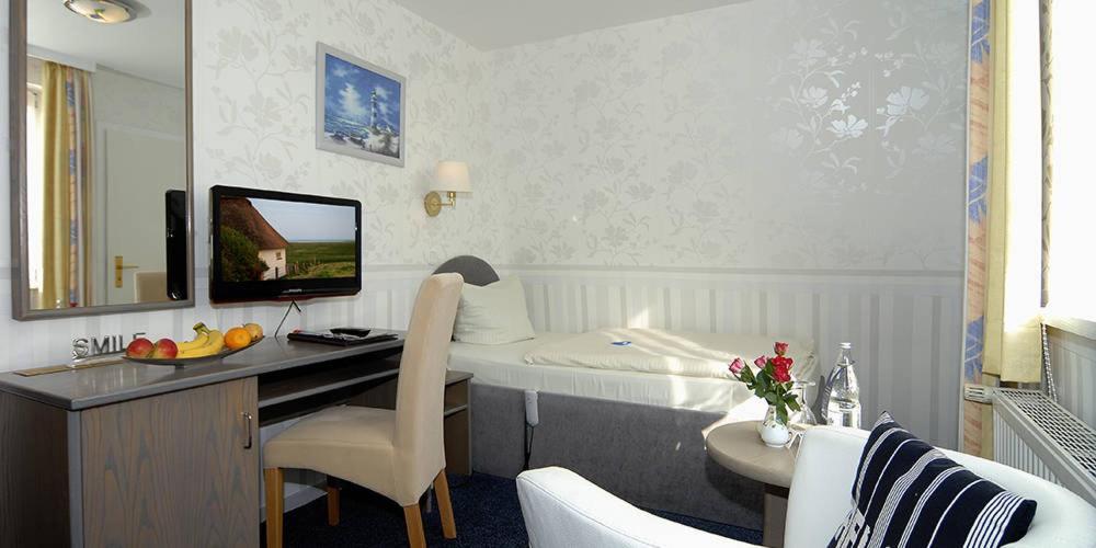 Single Room Balcony