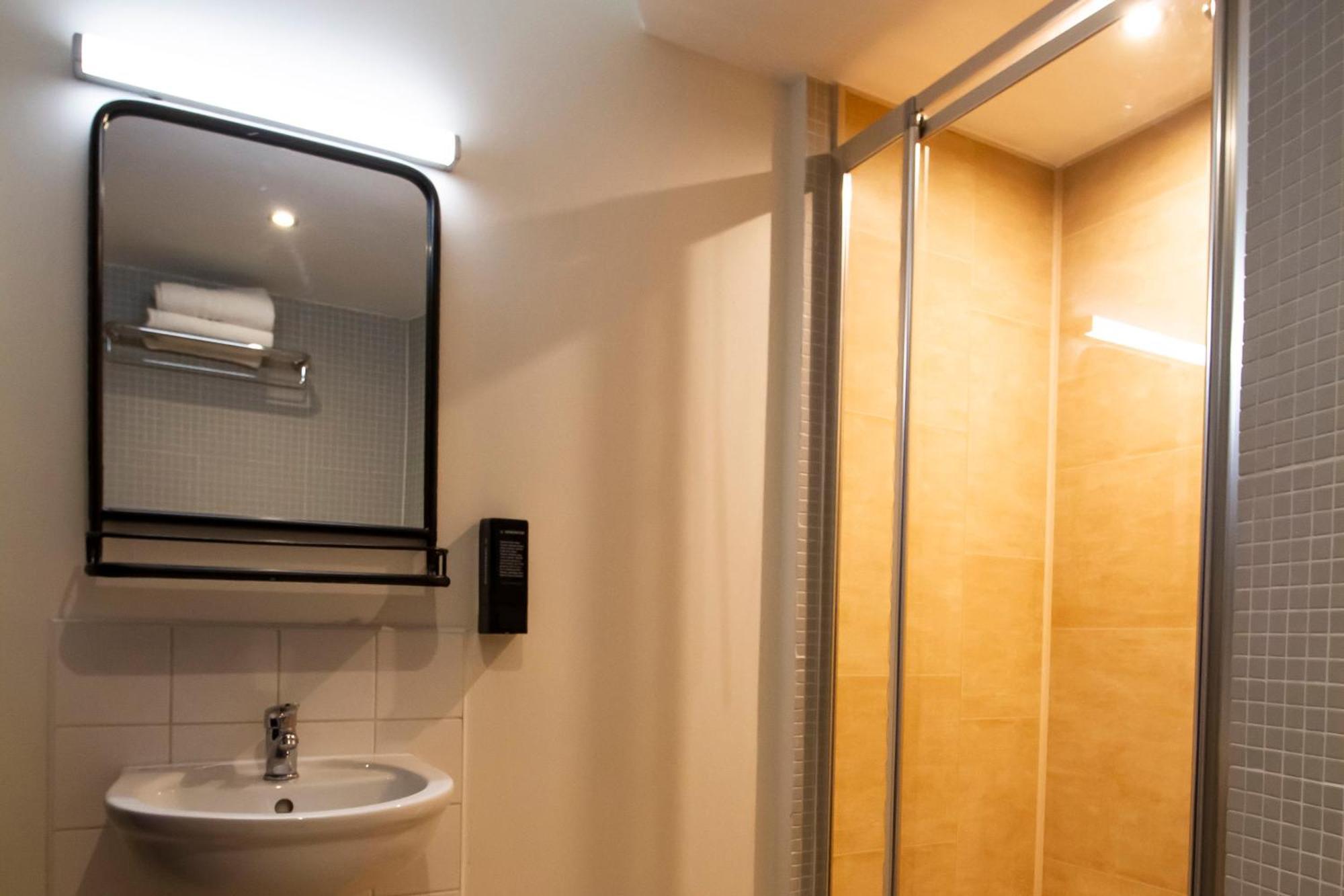 Bed Mixed Dorm Ensuite