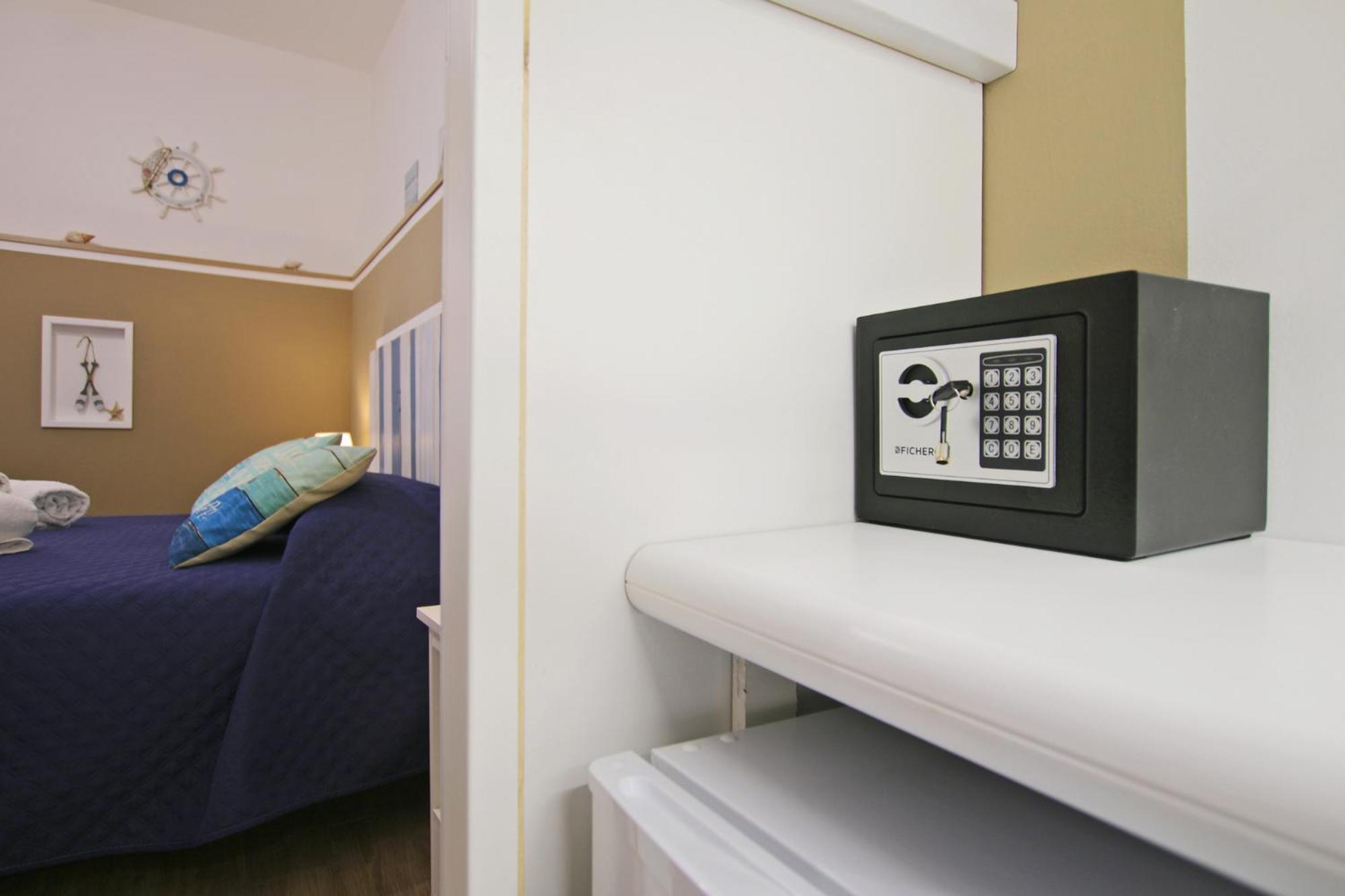 Double Room Private Bathroom
