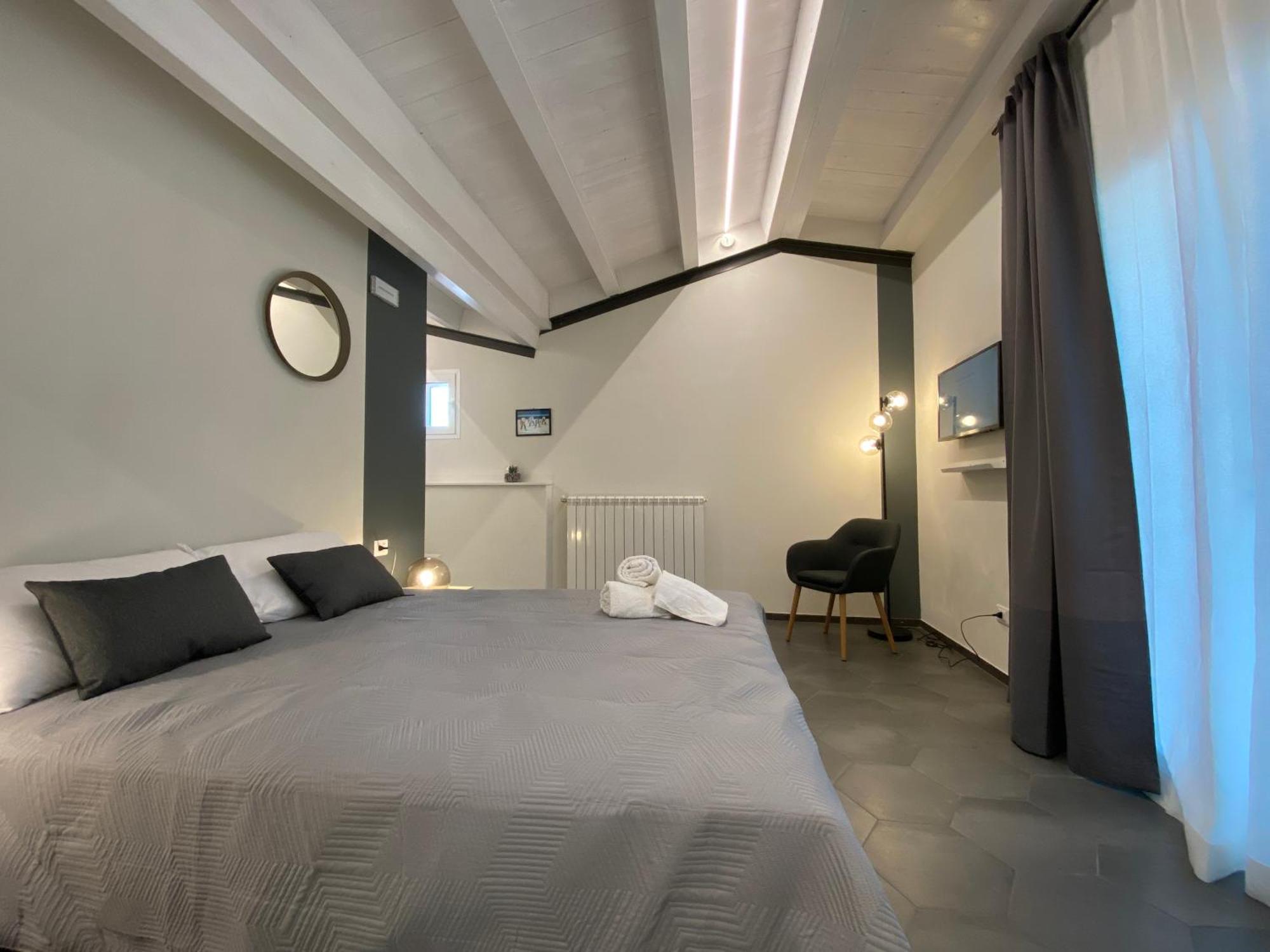 Double Room Private Bathroom