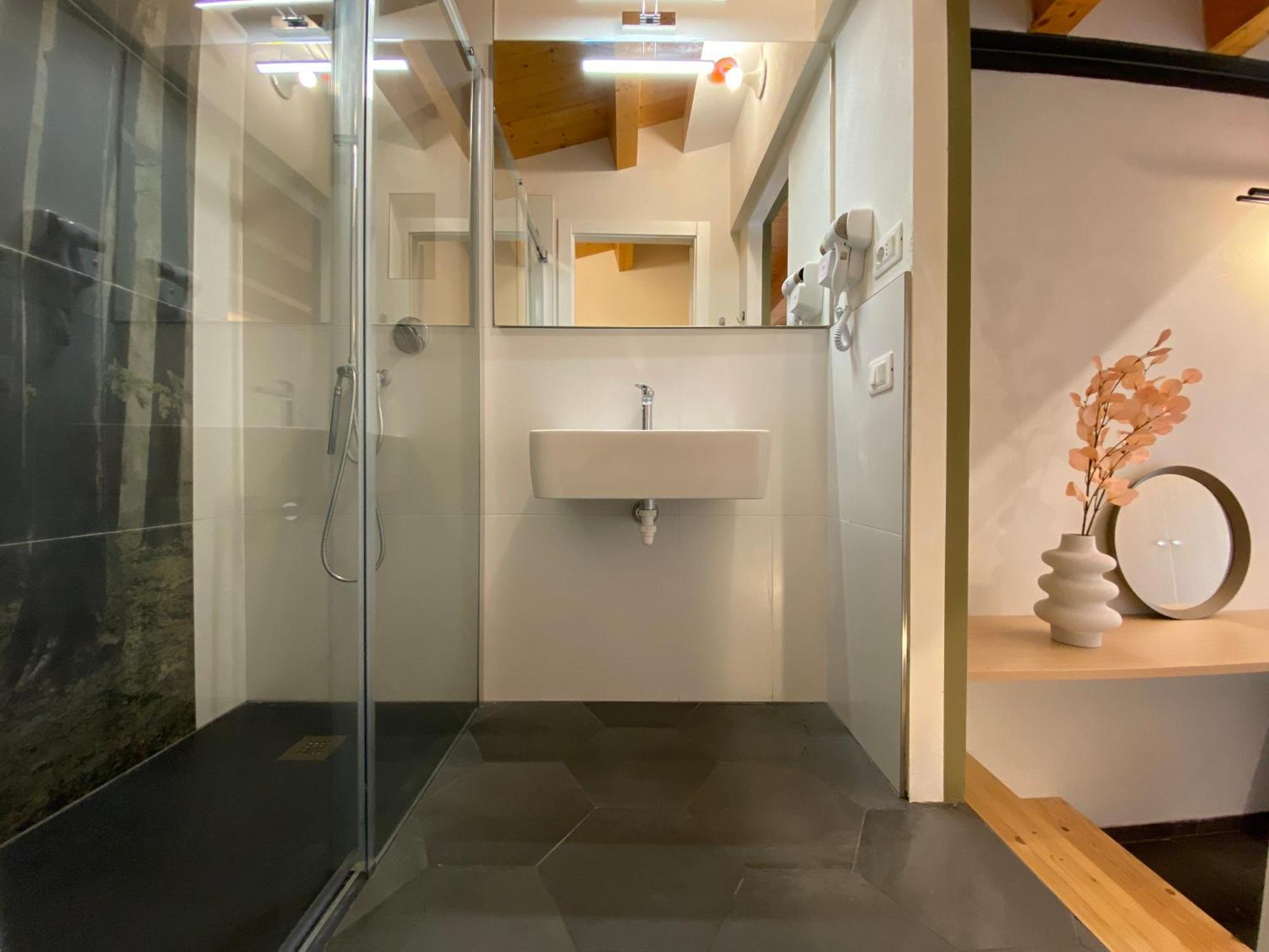 Double Room Private Bathroom