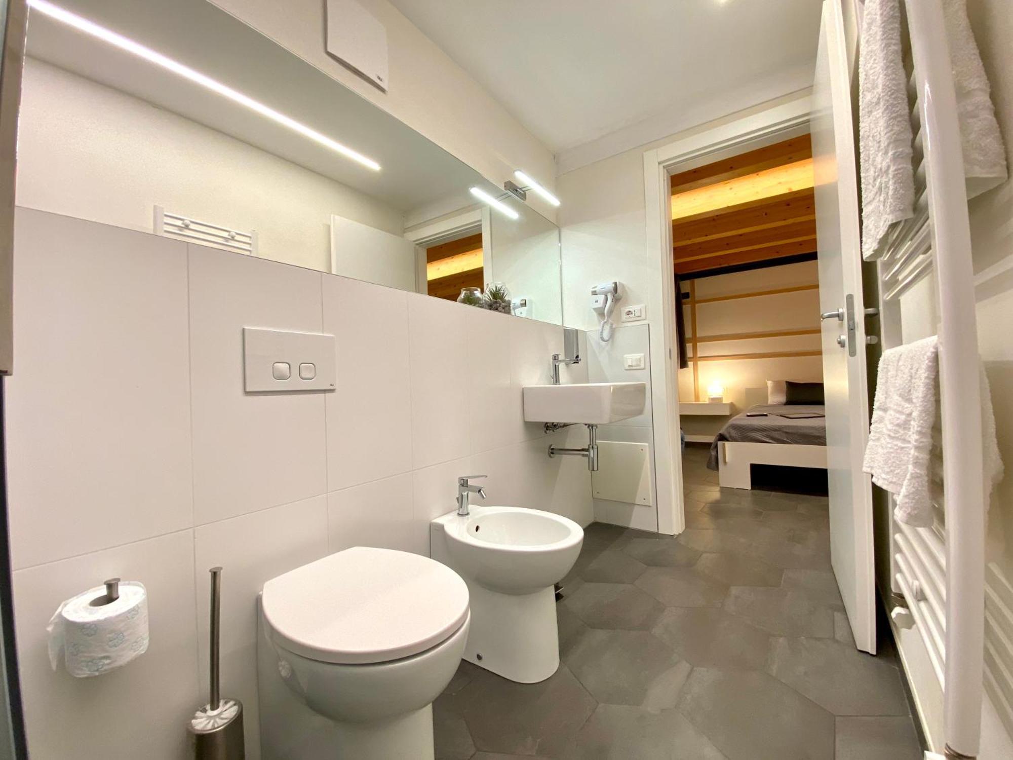 Double Room Private Bathroom