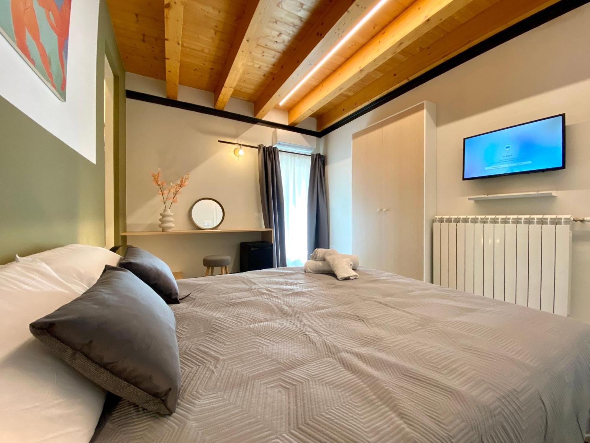 Double Room Private Bathroom