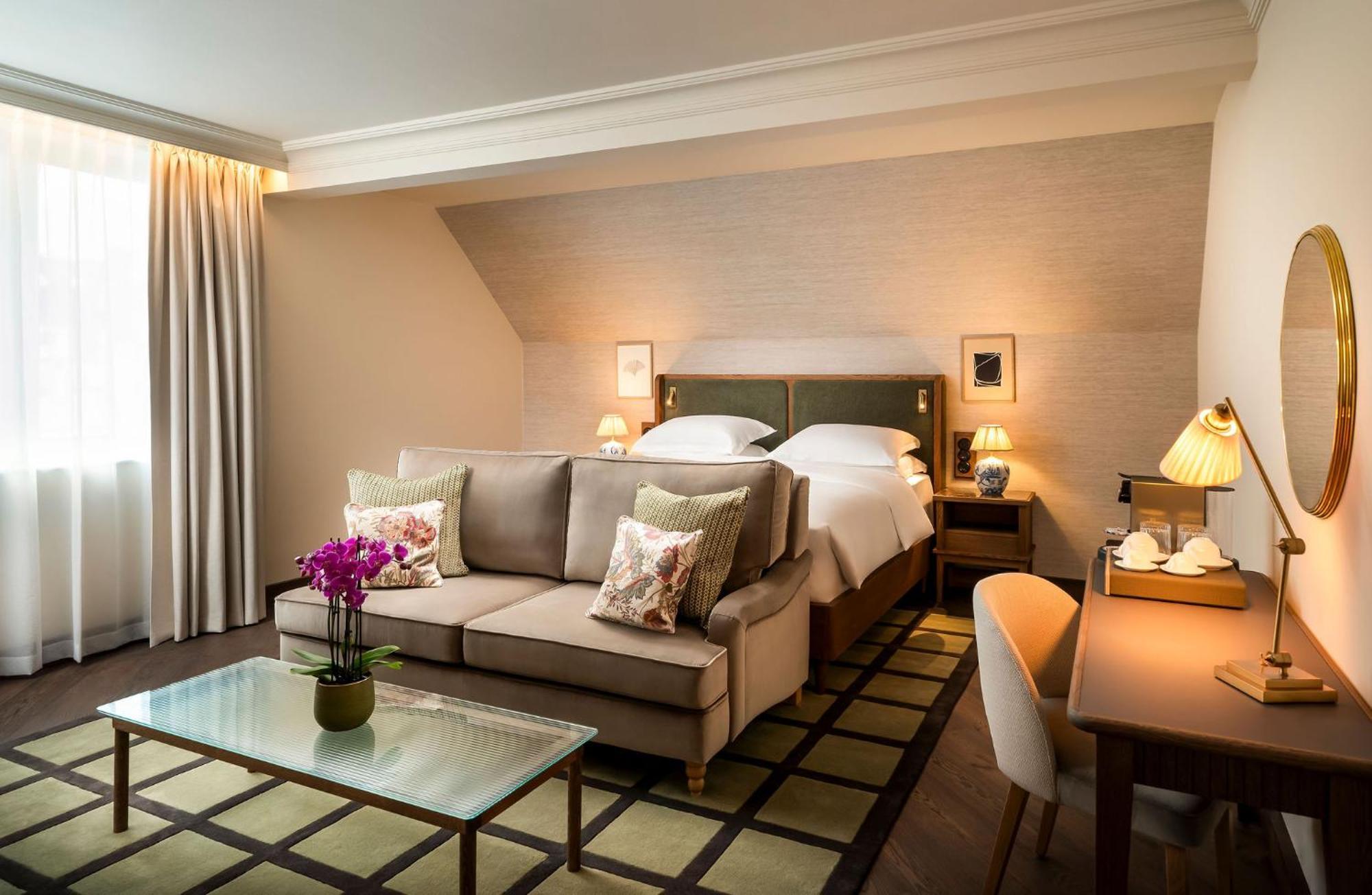 Junior King Suite