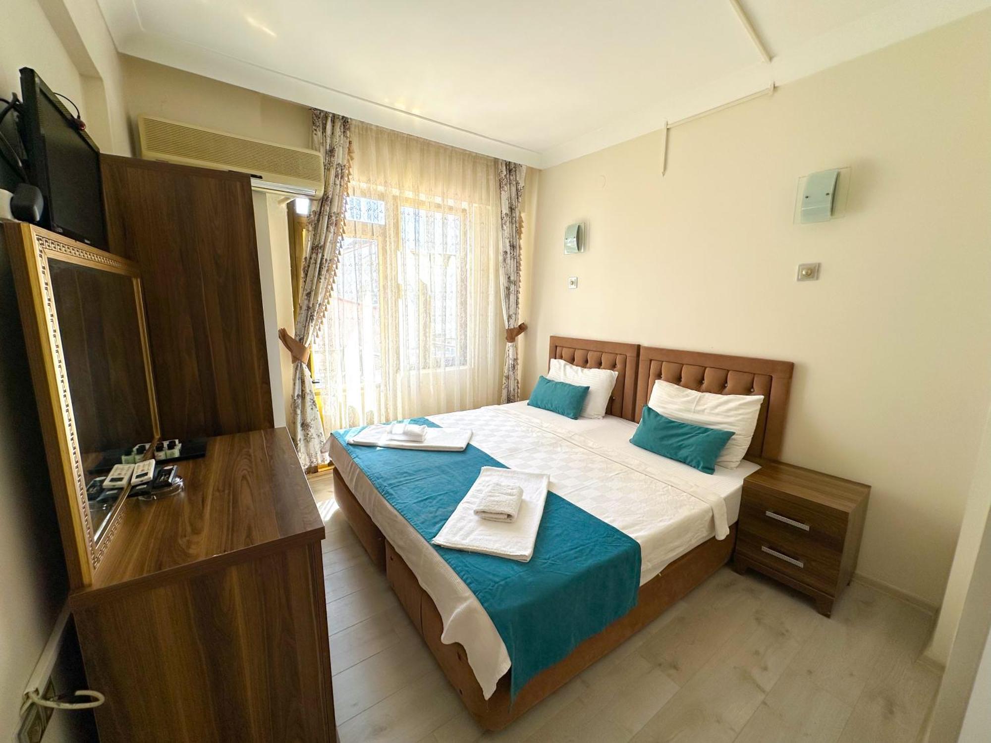 Deluxe Double Room Side Sea View