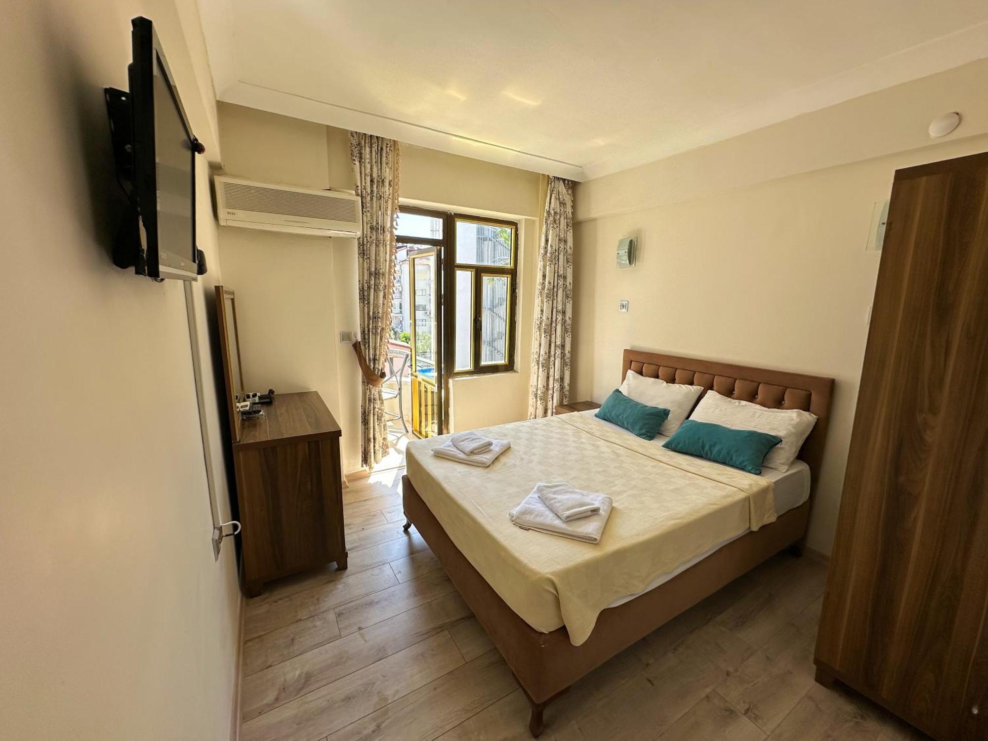 Deluxe Double Room Side Sea View