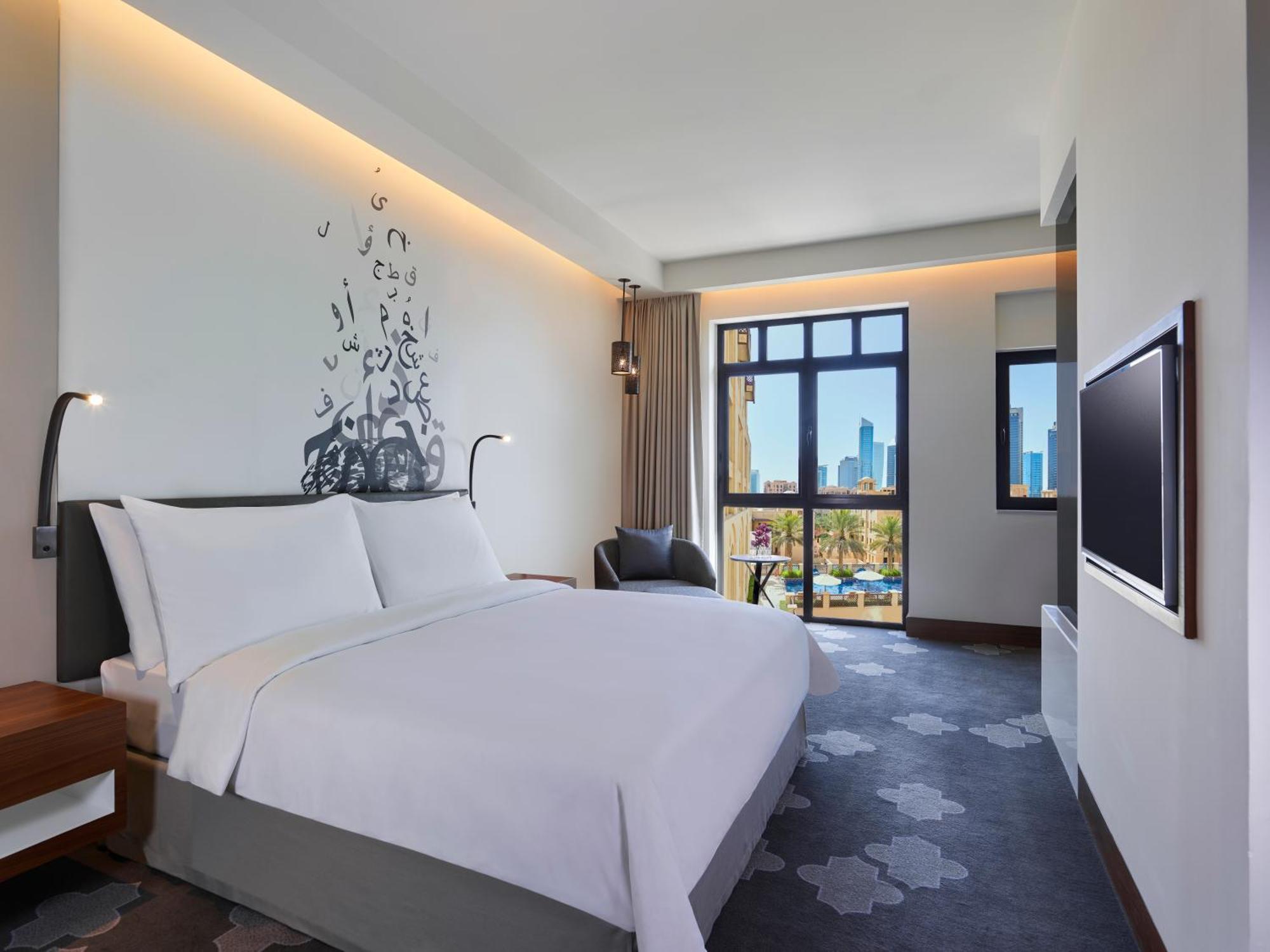 Deluxe King Room with Pool View,1602325377:JPEG