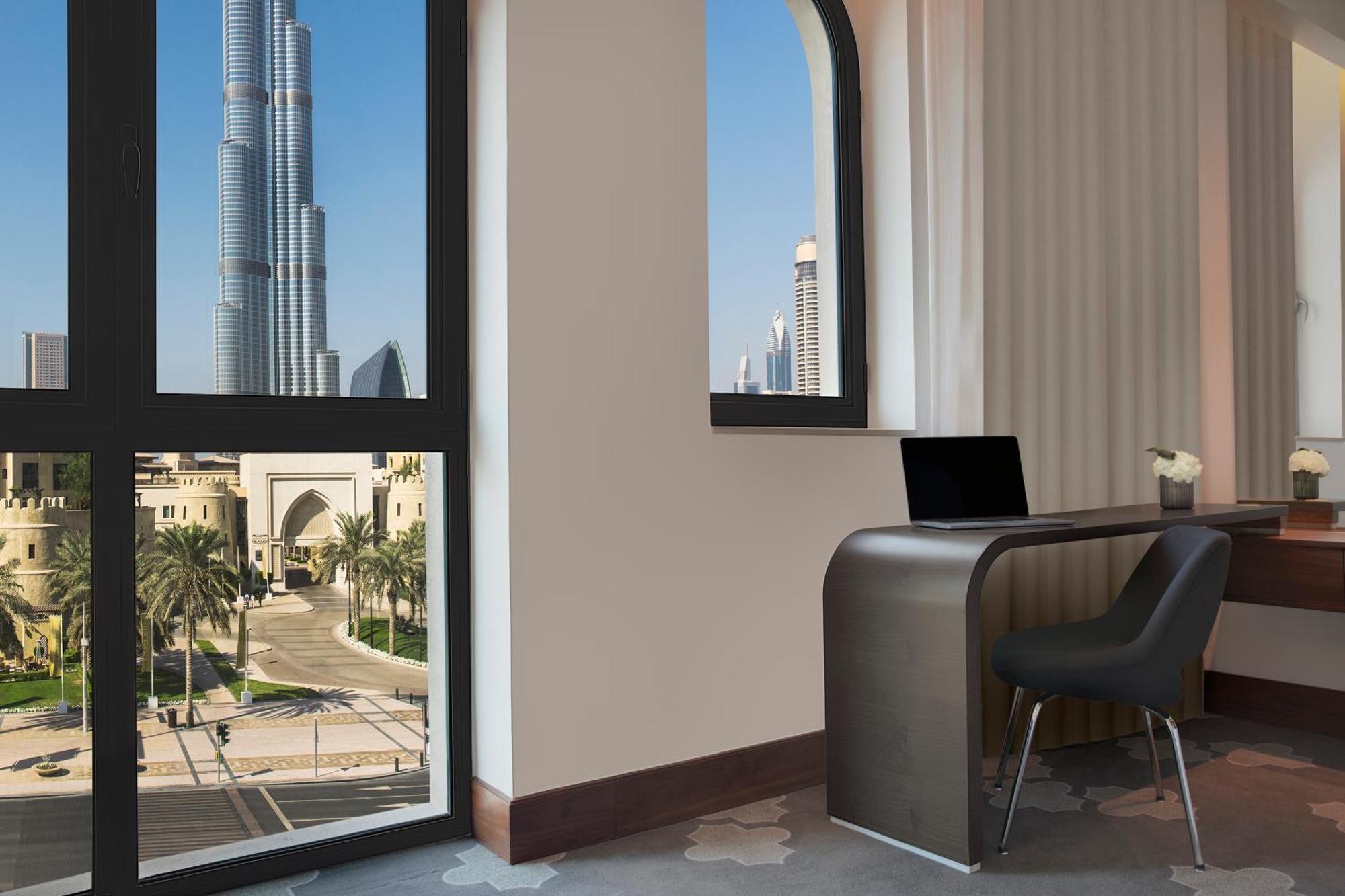Deluxe King Room with Landmark View,1602325430:JPEG