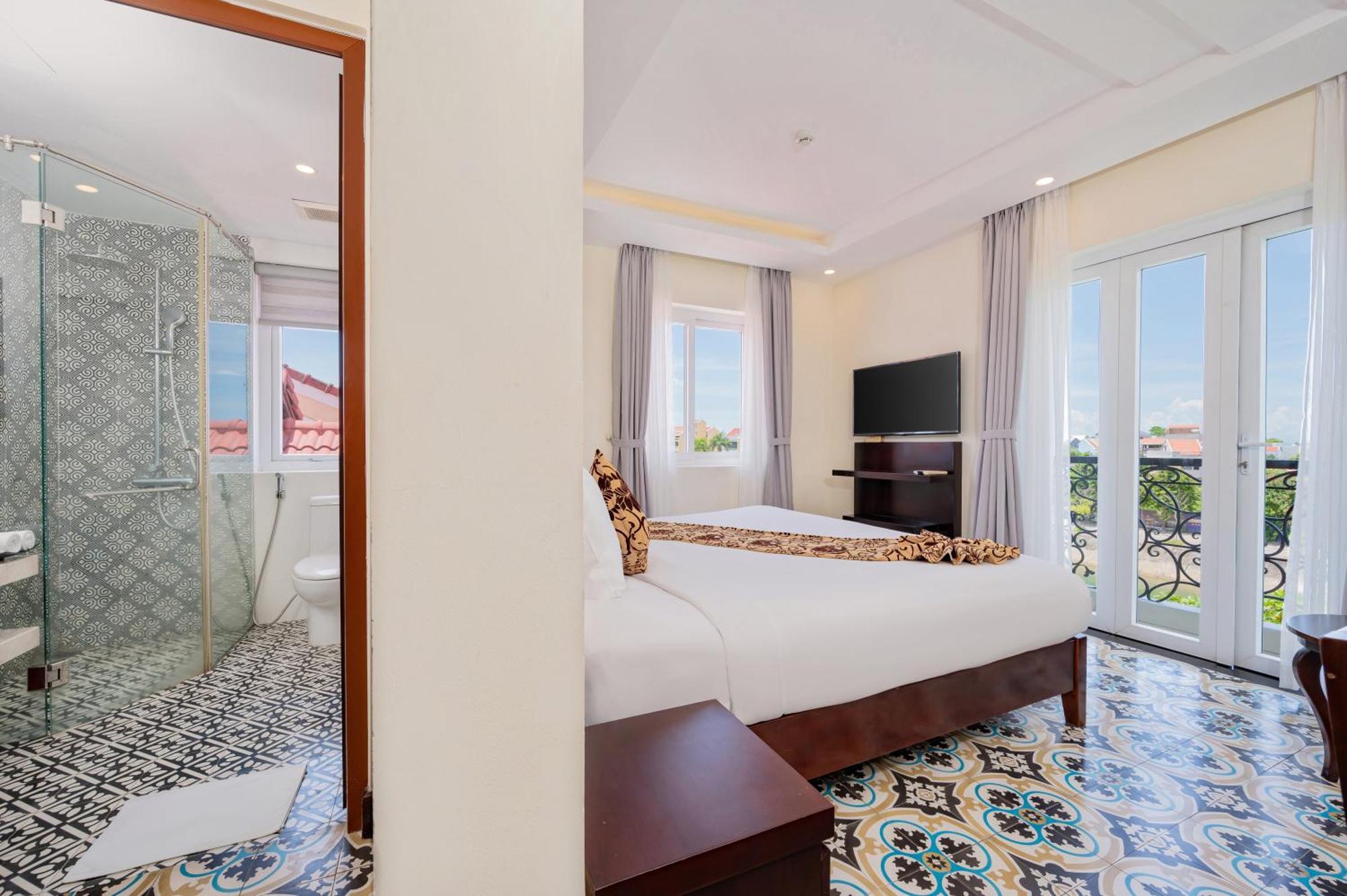 Deluxe Double Room River View
