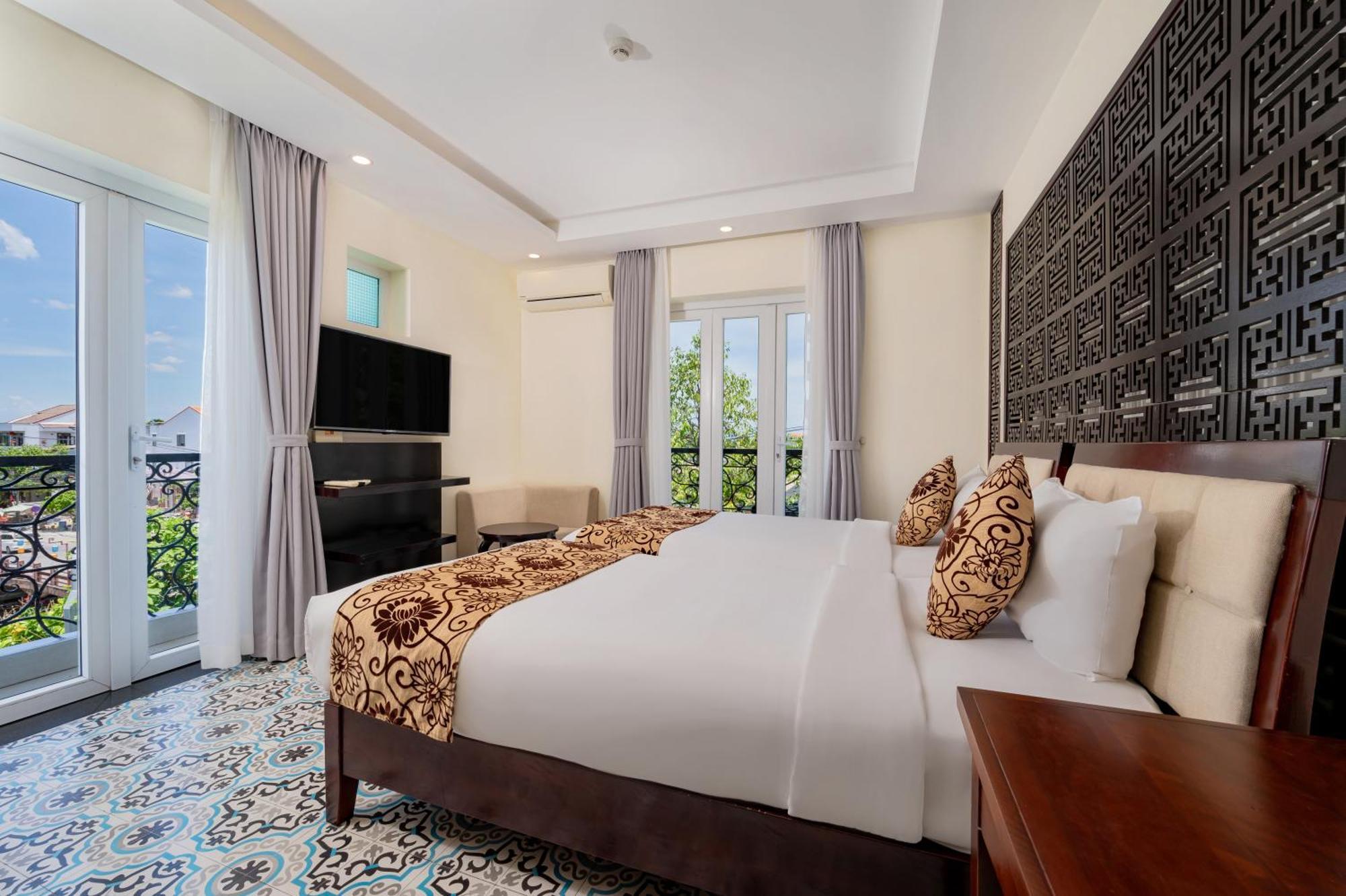 Deluxe Double Room River View