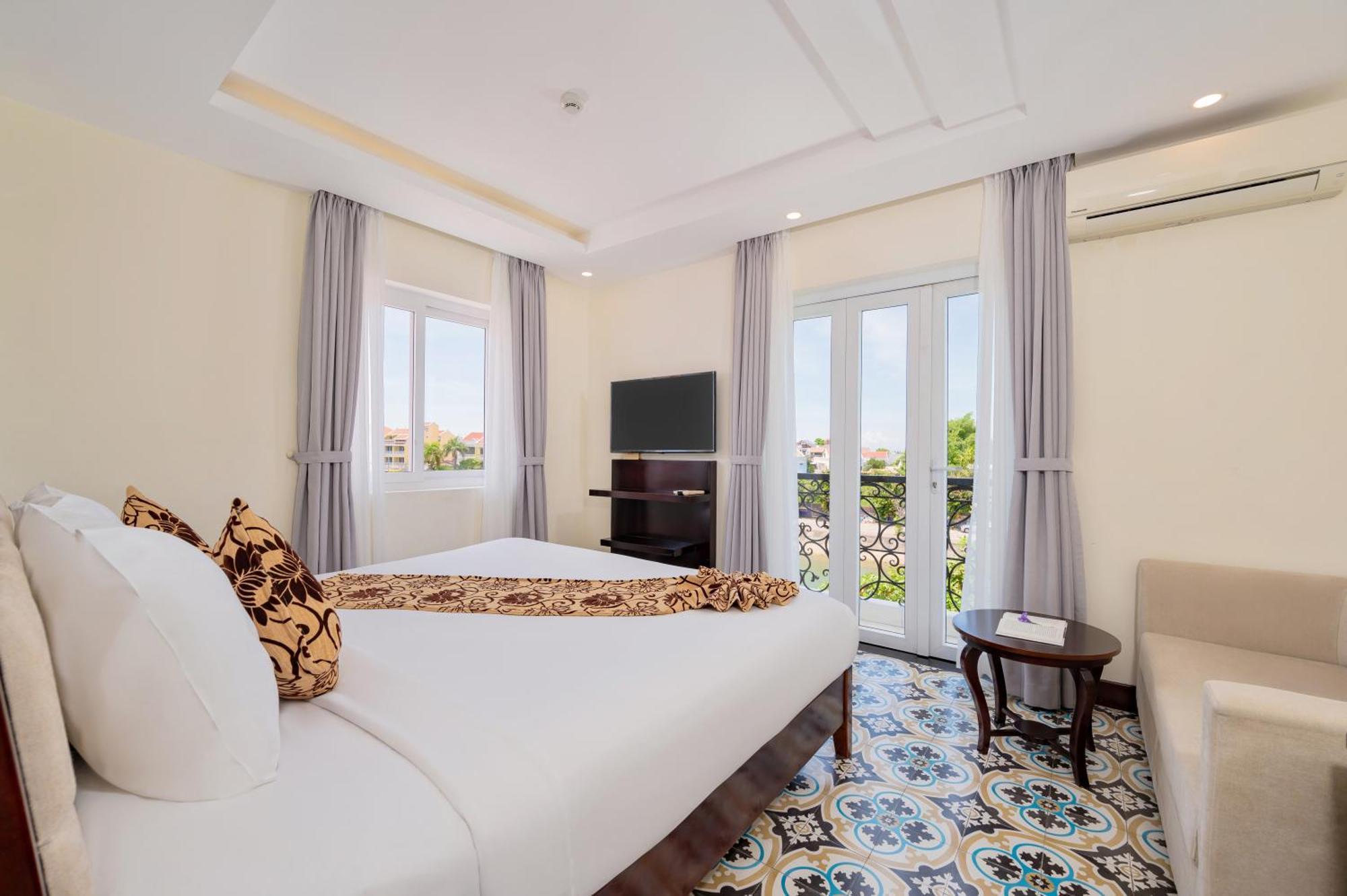 Deluxe Double Room River View