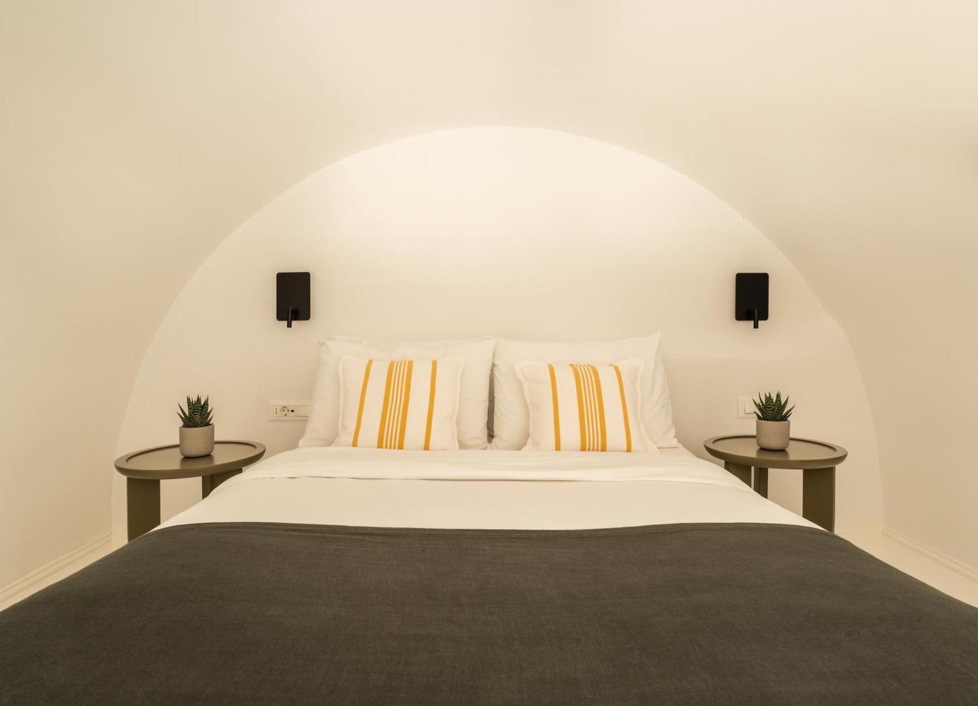 Premium Quadruple Room Caldera View with Outdoor Mini Plunge Pool,1604767602:JPEG