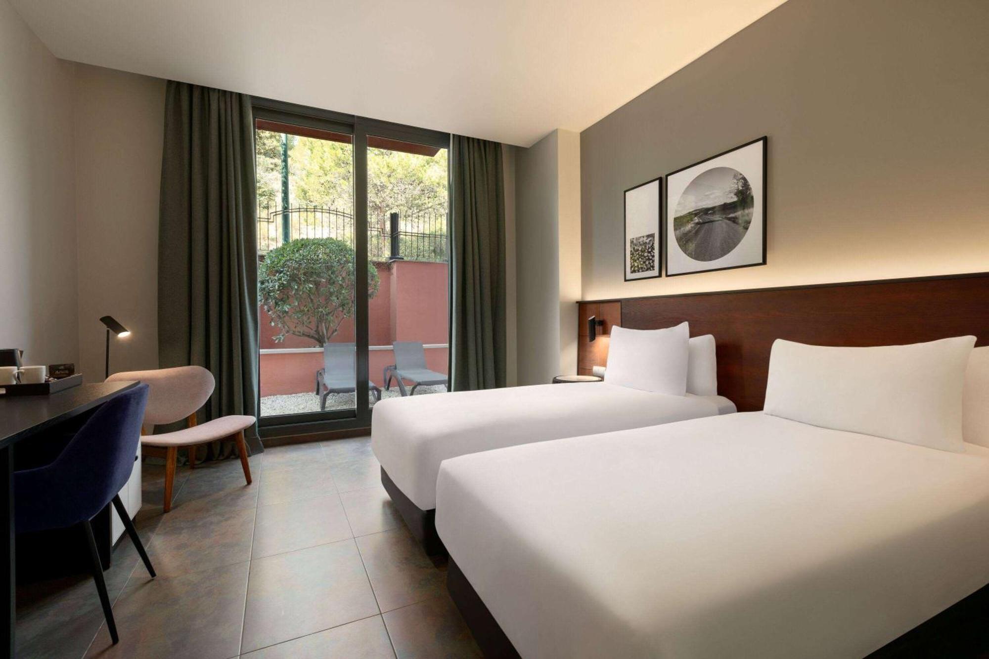 Superior Twin Room,1742816088:JPEG
