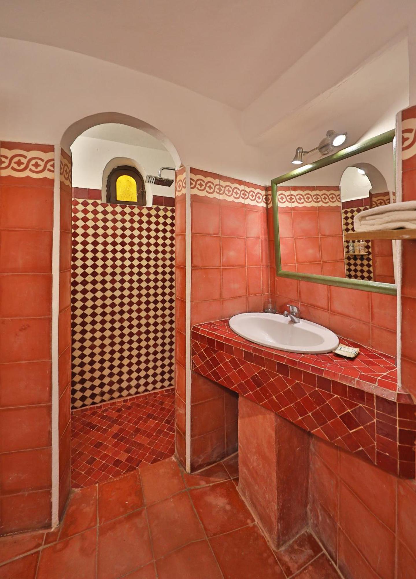 Double Room Private Bathroom