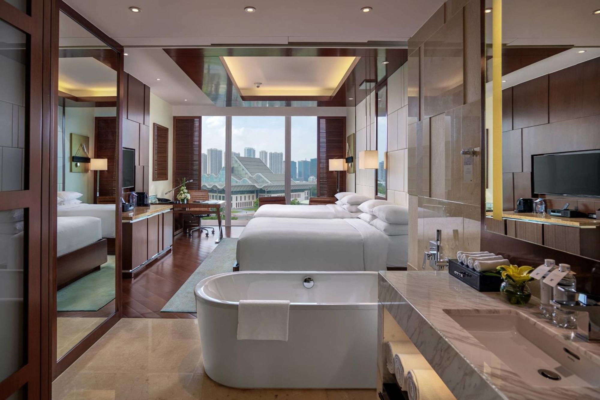 Executive Double Room Executive lounge access 2 Double Lake View