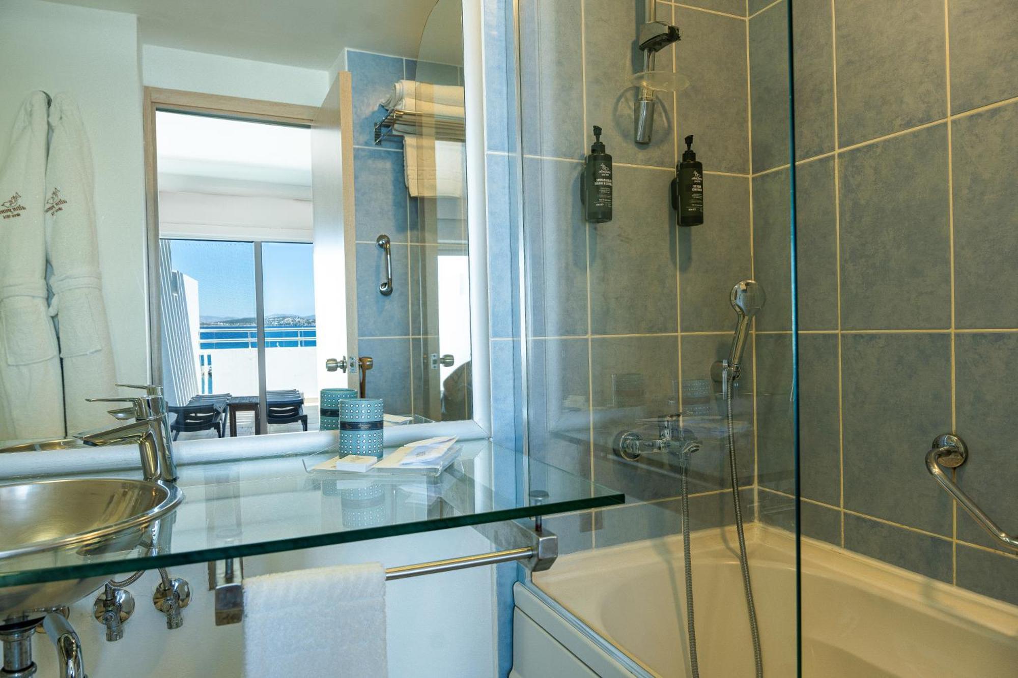 Superior Double Room with Land View