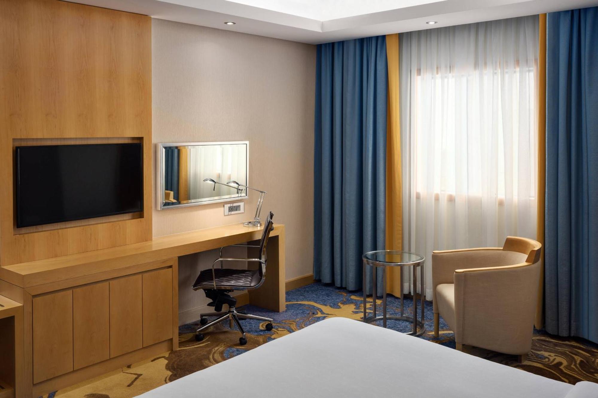 Traditional Twin Room City View 2 Twin Beds