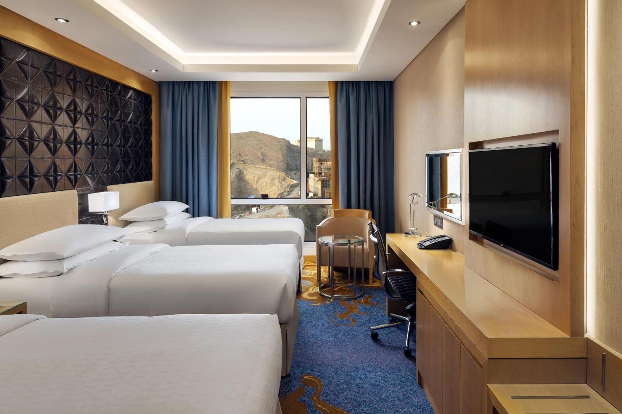 Traditional Triple Room Partial Haram View 3 Twin Beds,1613443015:JPEG
