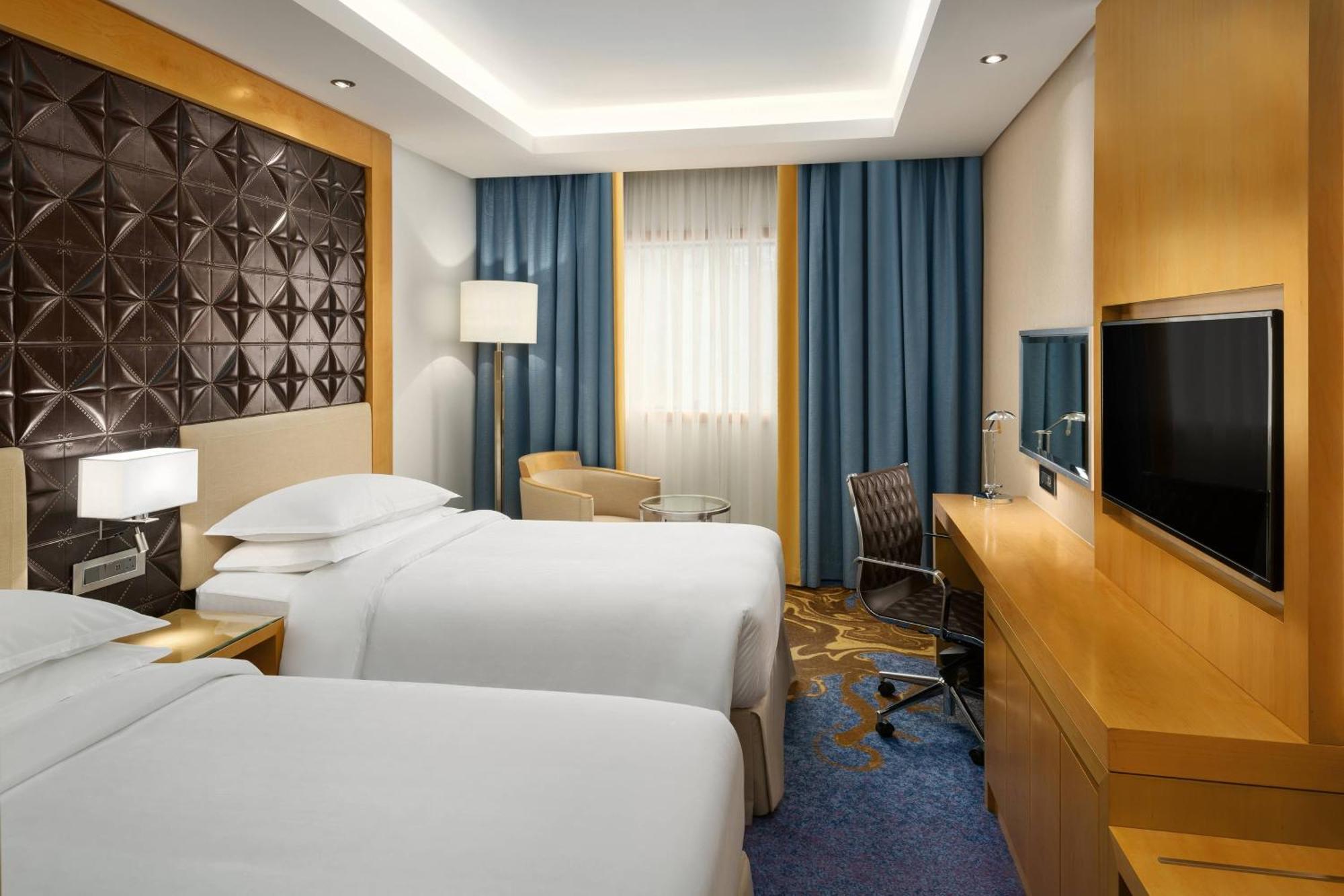 Traditional Double City View Guest room 2 Twin or Single Beds