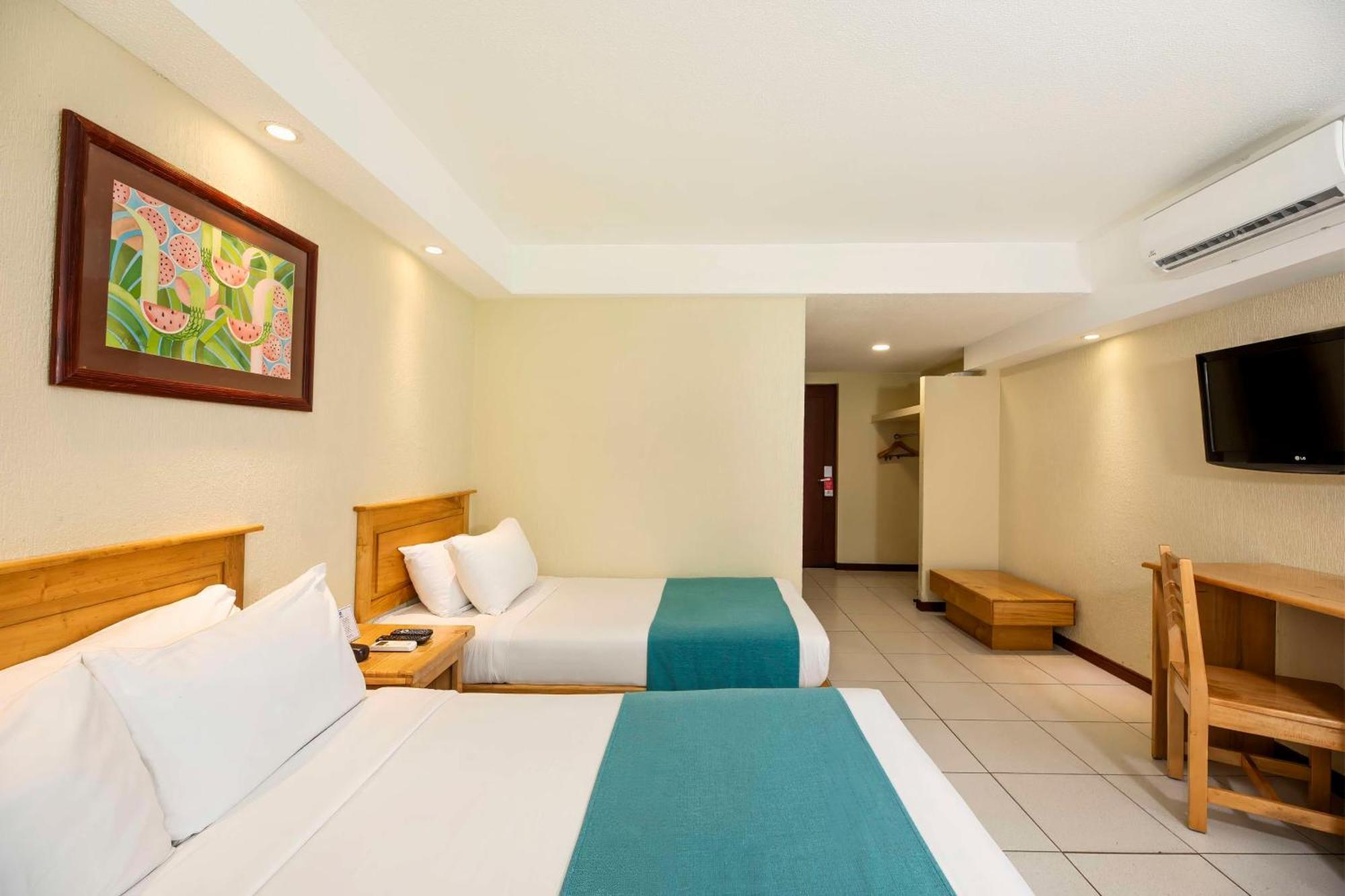 Double Single Room Roll Shower Garden View Disability Access or Non-Smoking,1615661536:JPEG
