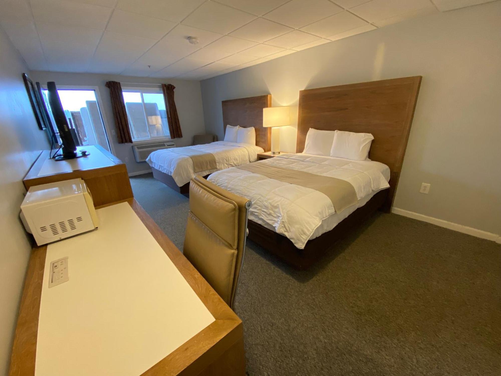 Queen Room Two Queen Beds Disability Access,1615760184:JPEG
