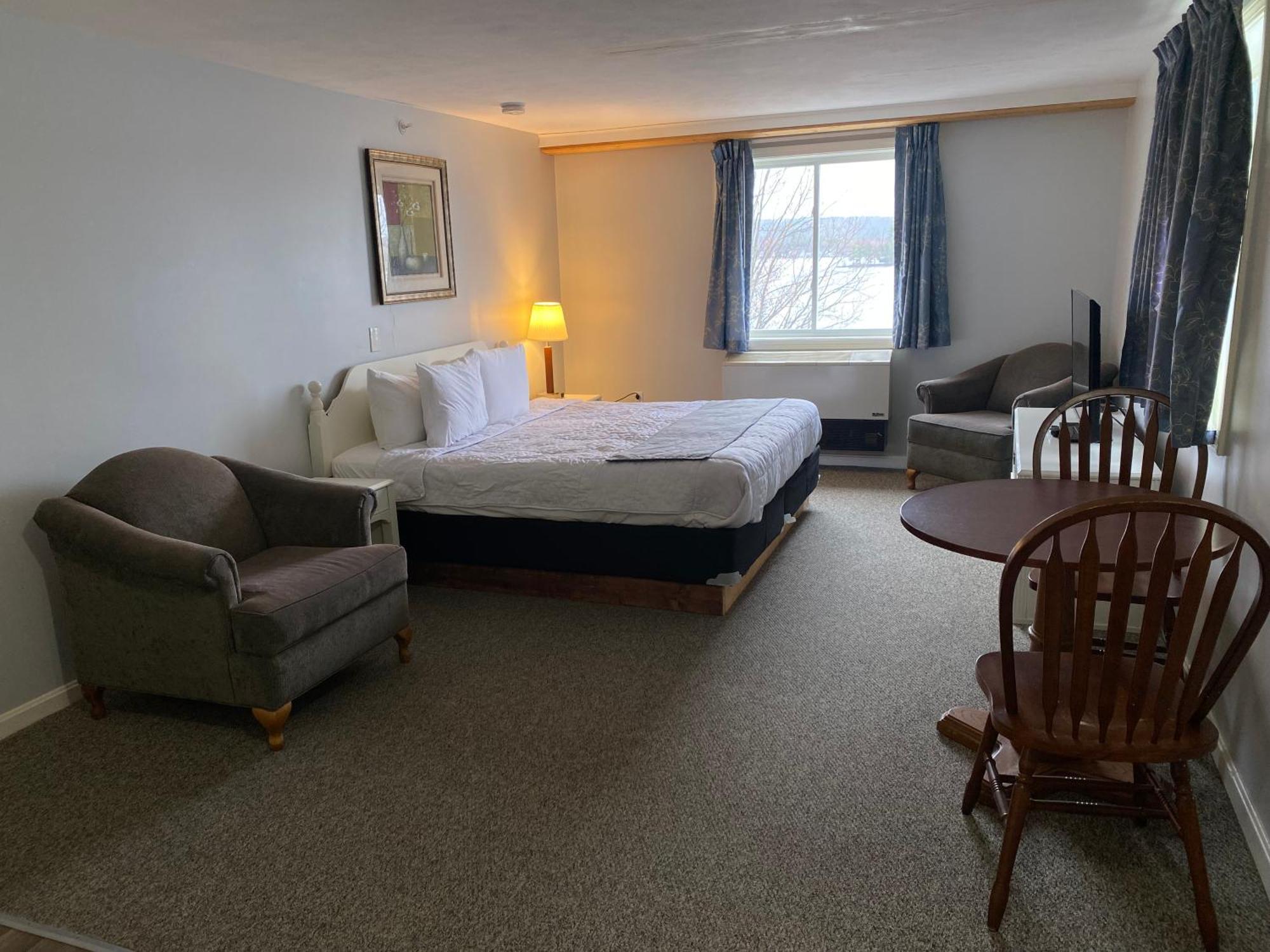 King Room Lake View,1615760188:JPEG