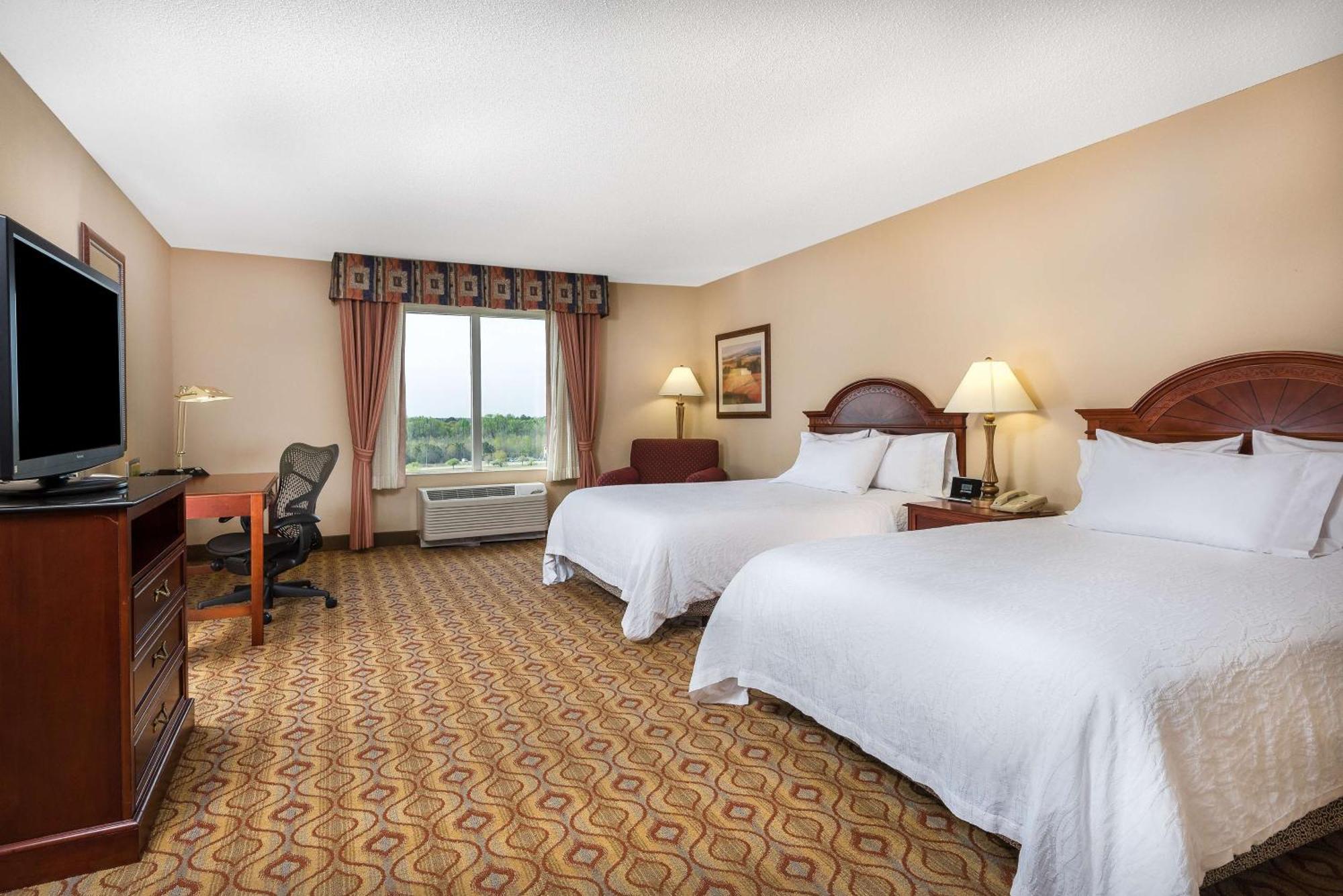 Large Queen Room Two Queen Beds