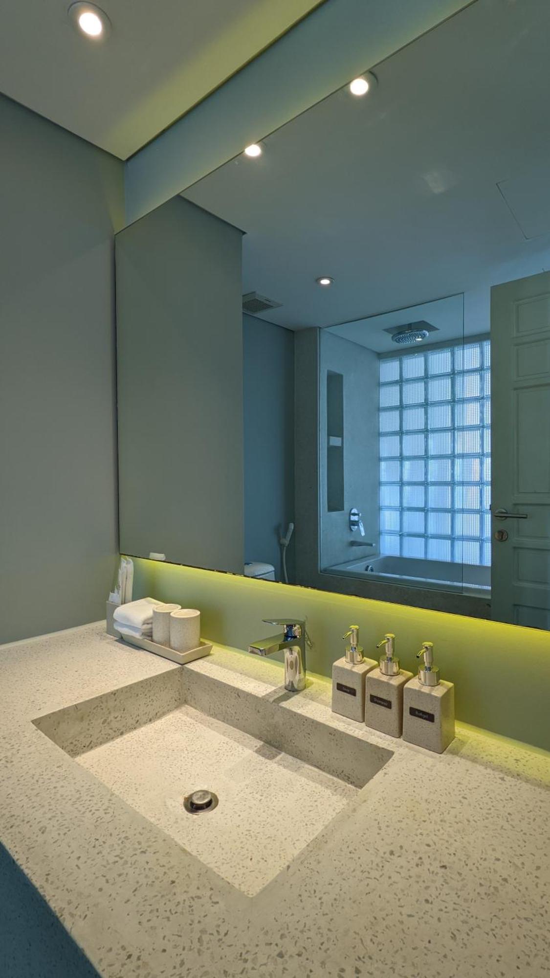 Alba Junior Suite City View