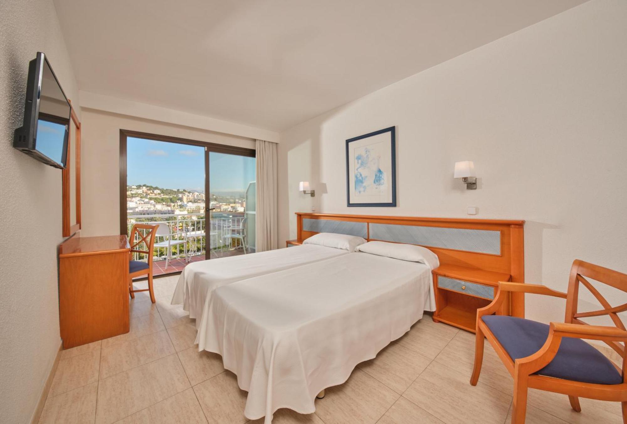 Double or Twin Room Partial Sea View