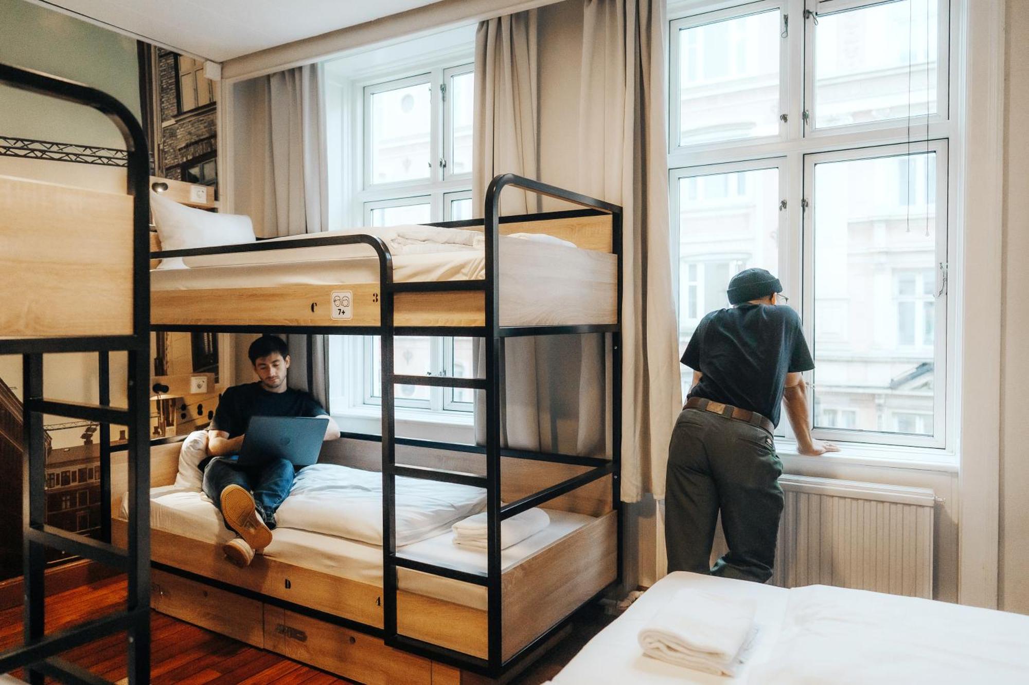 5-Bed Room