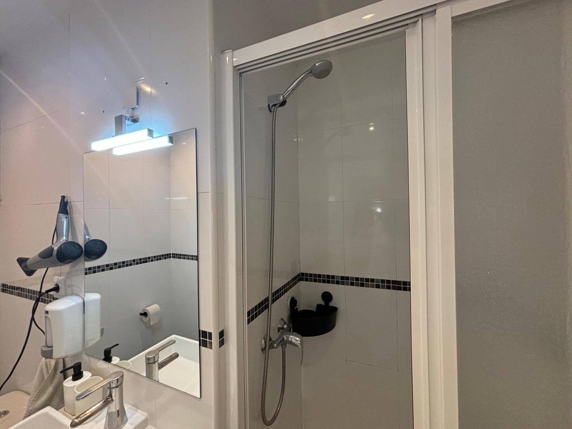 Twin Room Private Bathroom