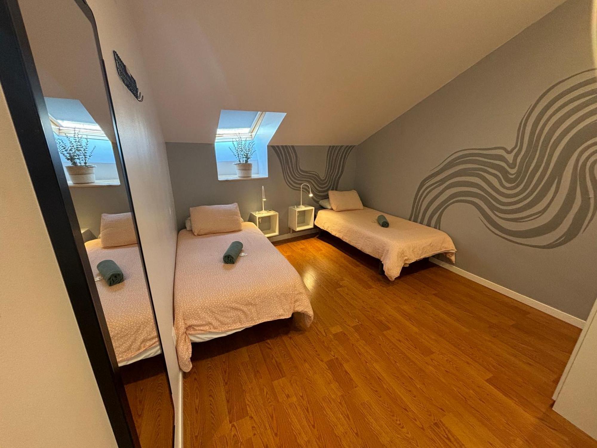 Twin Room Private Bathroom