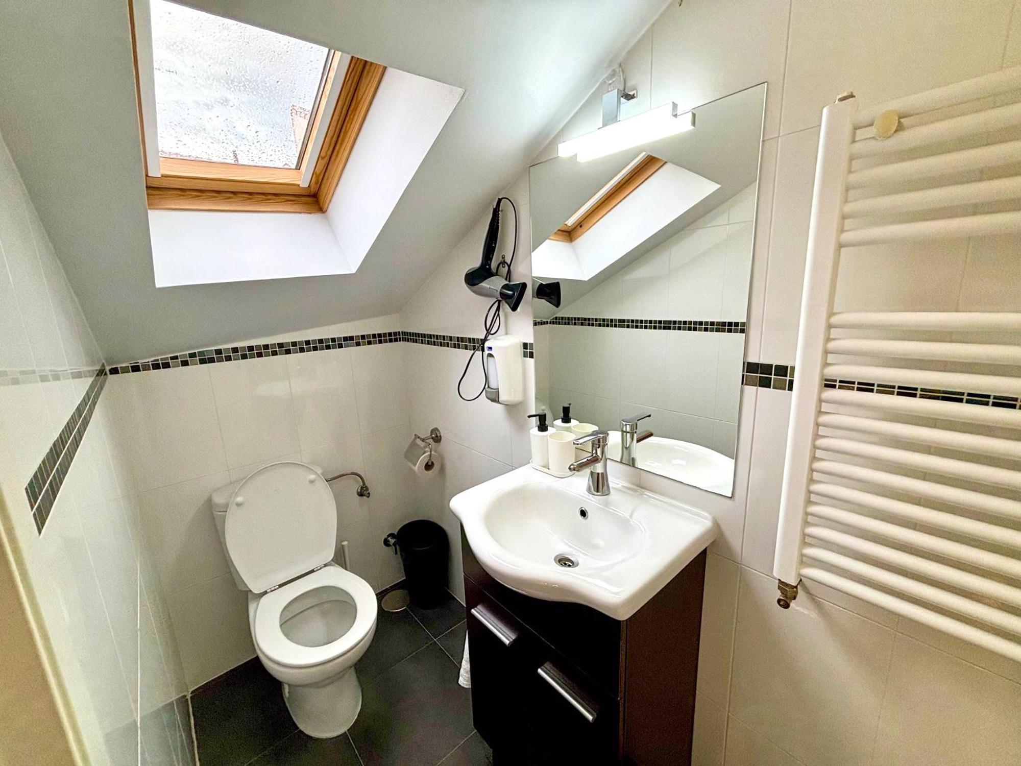 Double Room Private Bathroom