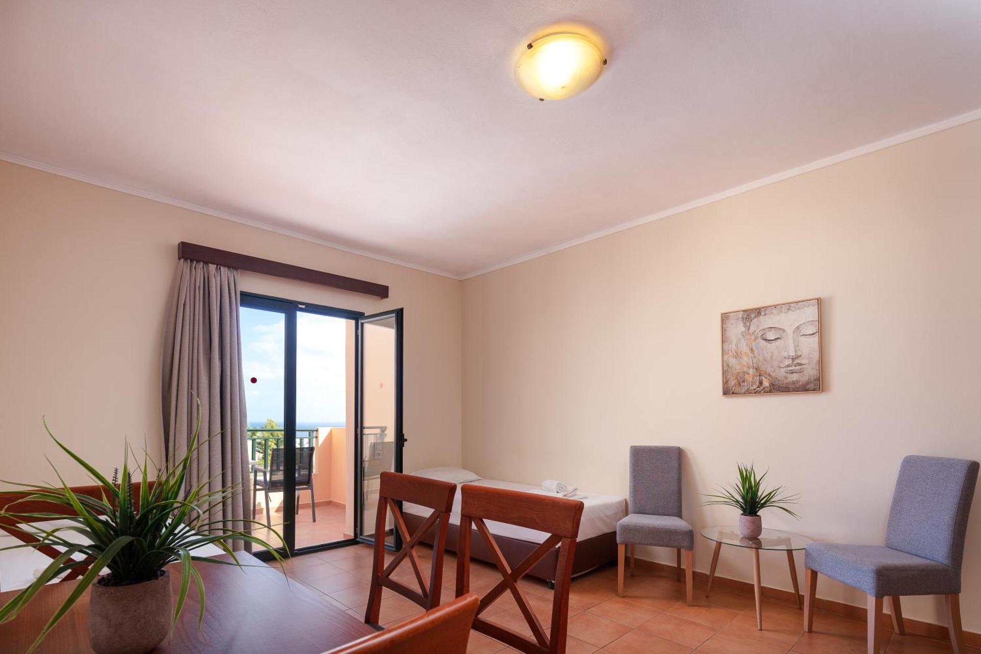 One Bedroom Apartment Sea View