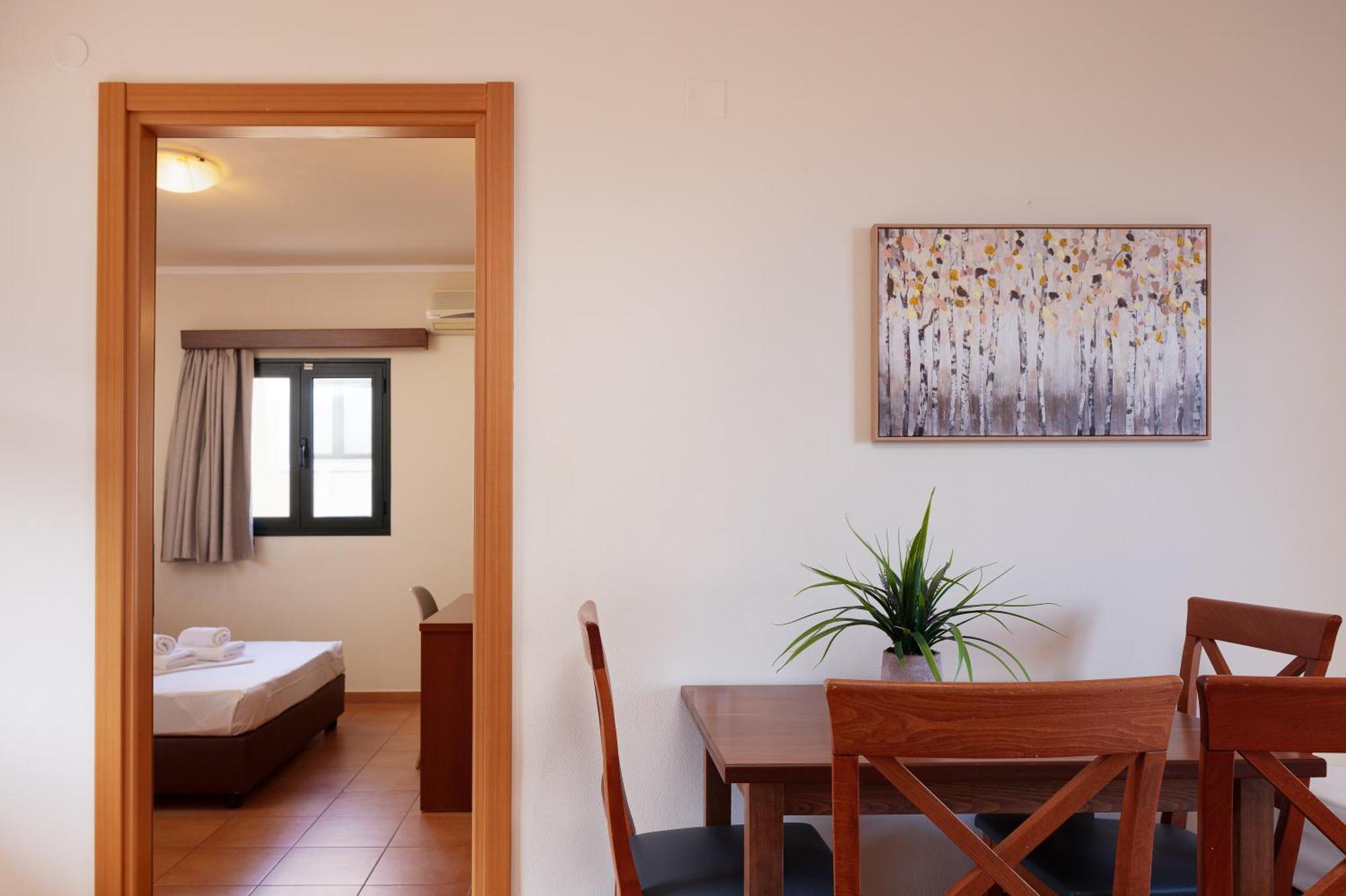 One Bedroom Apartment Sea View