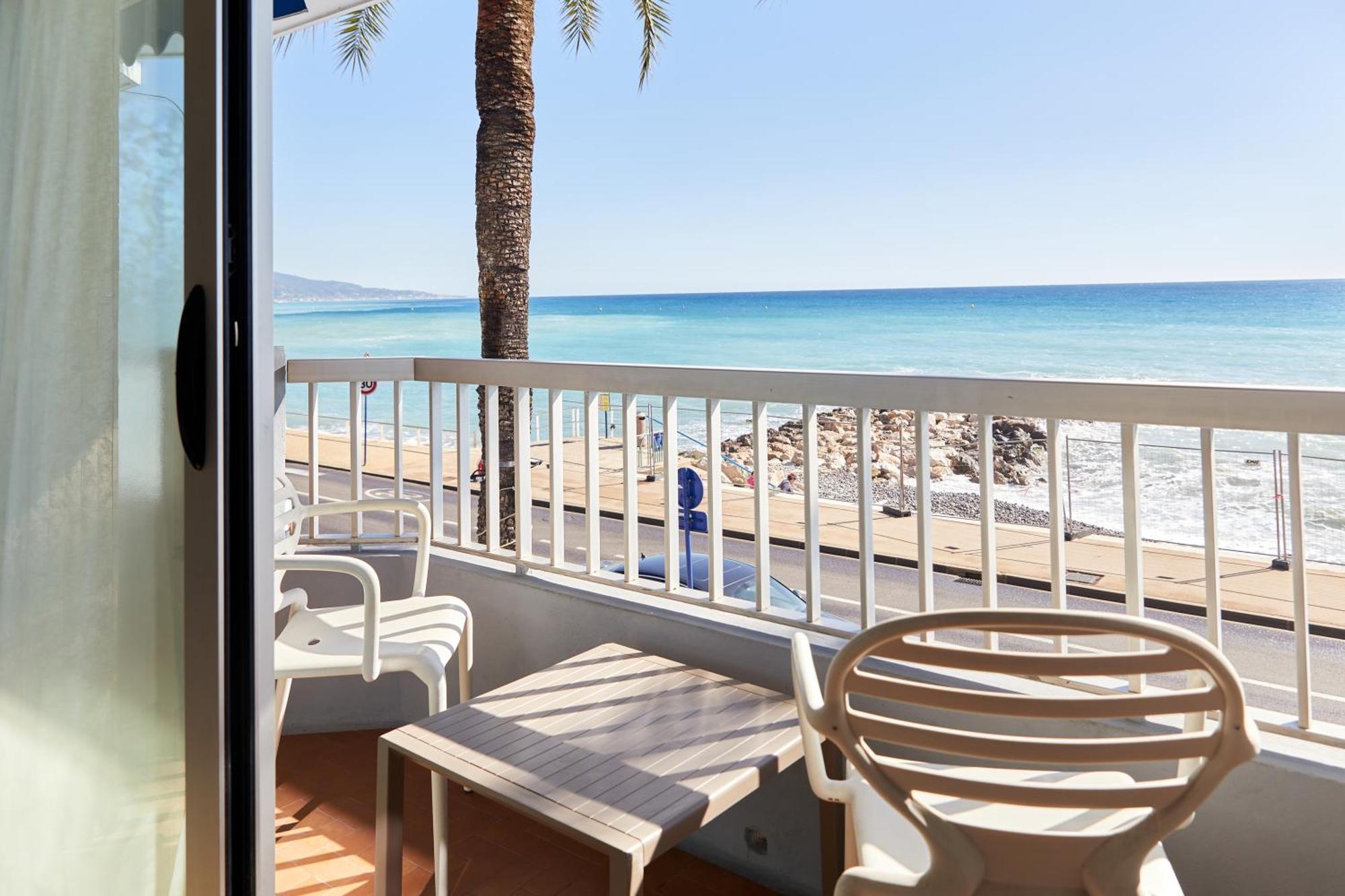 Standard Triple Room Sea View