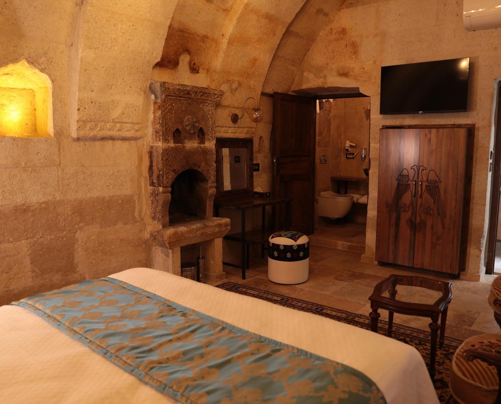 Deluxe Arch Room