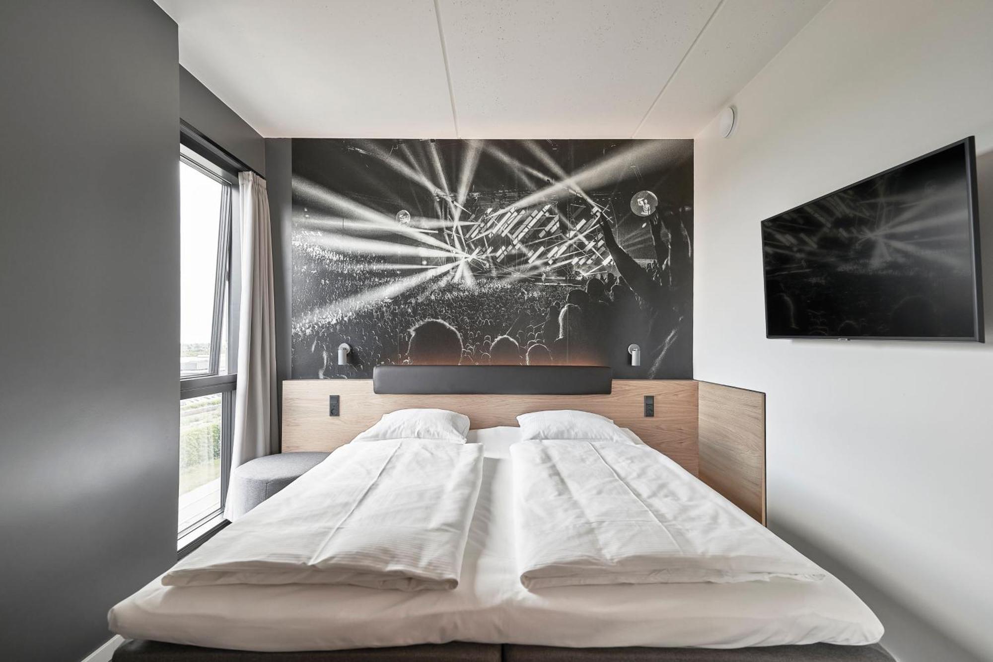 Standard Double Room One King Bed